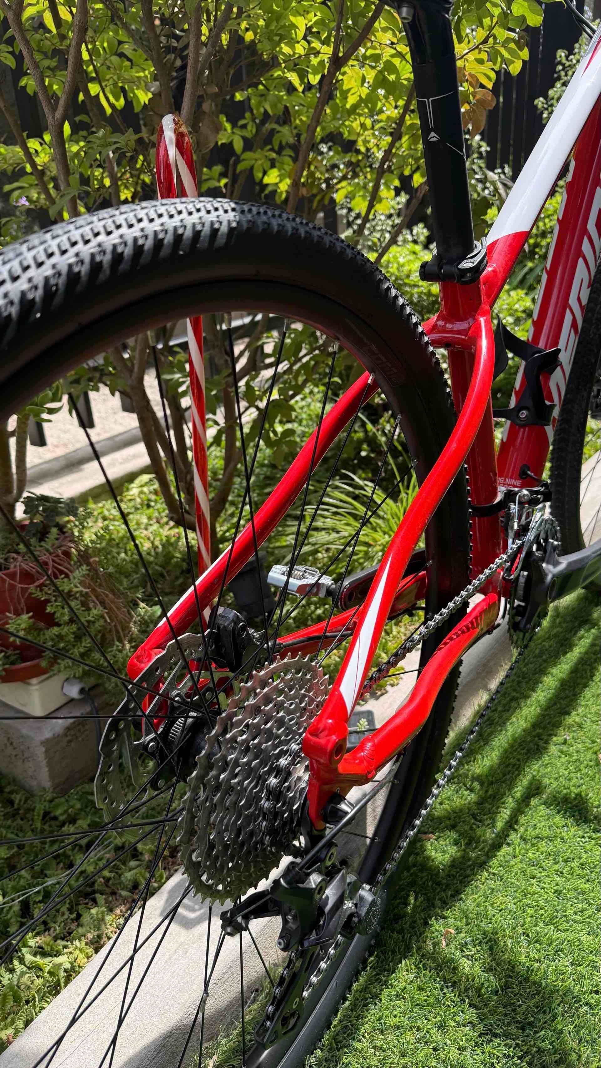 Bicicleta montaña roja Merida - miniatura 2