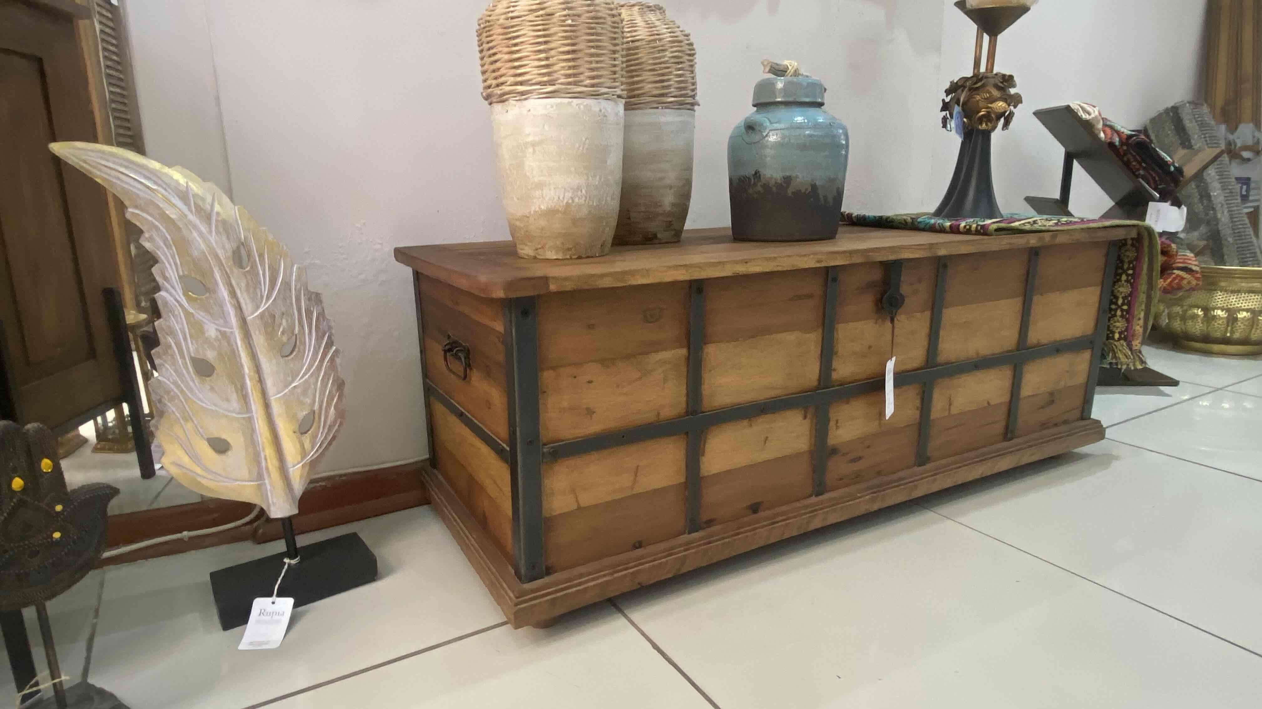 Baúl de madera rústico - miniatura 4