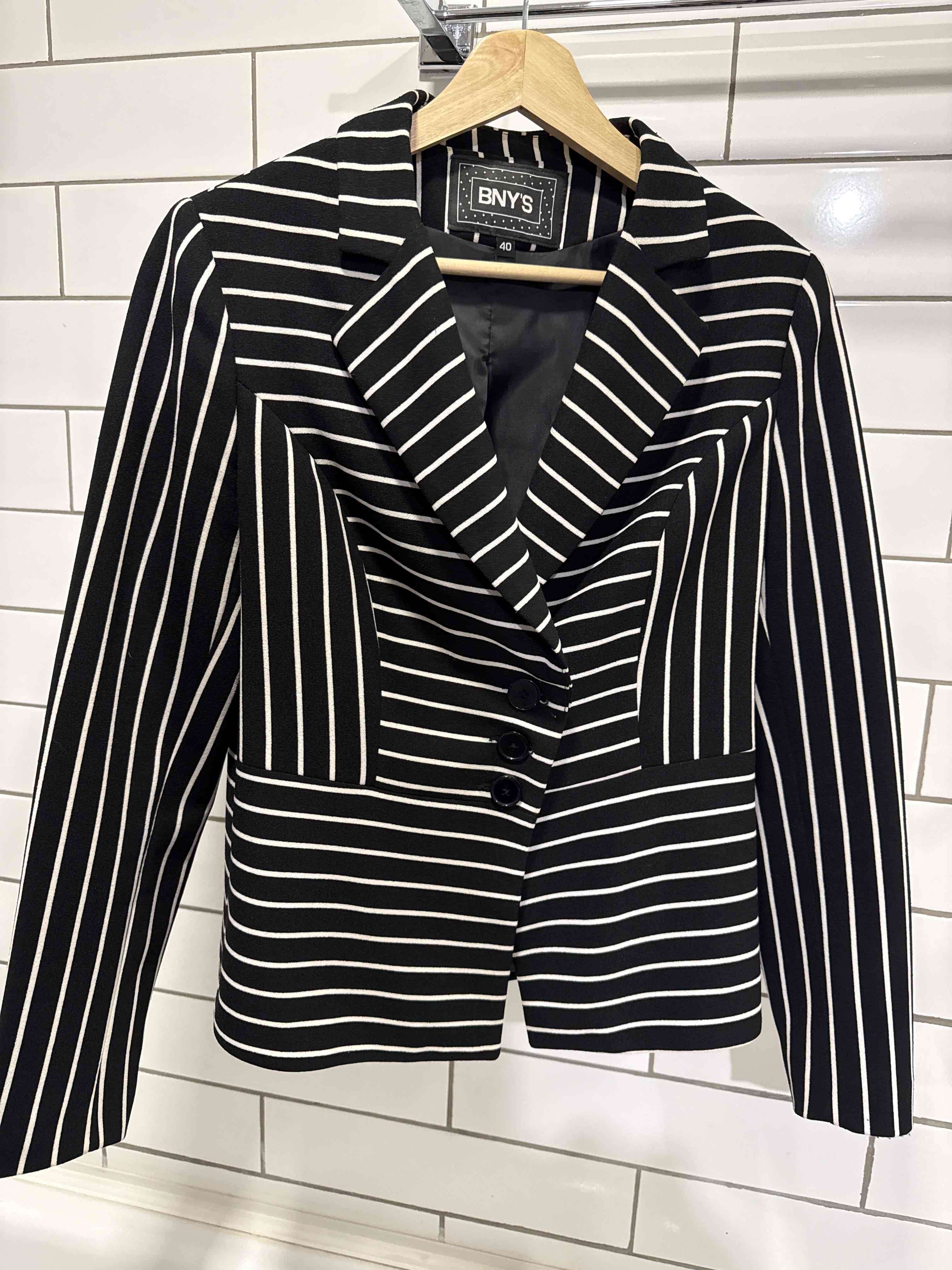 Blazer negro a rayas BNY'S - 1