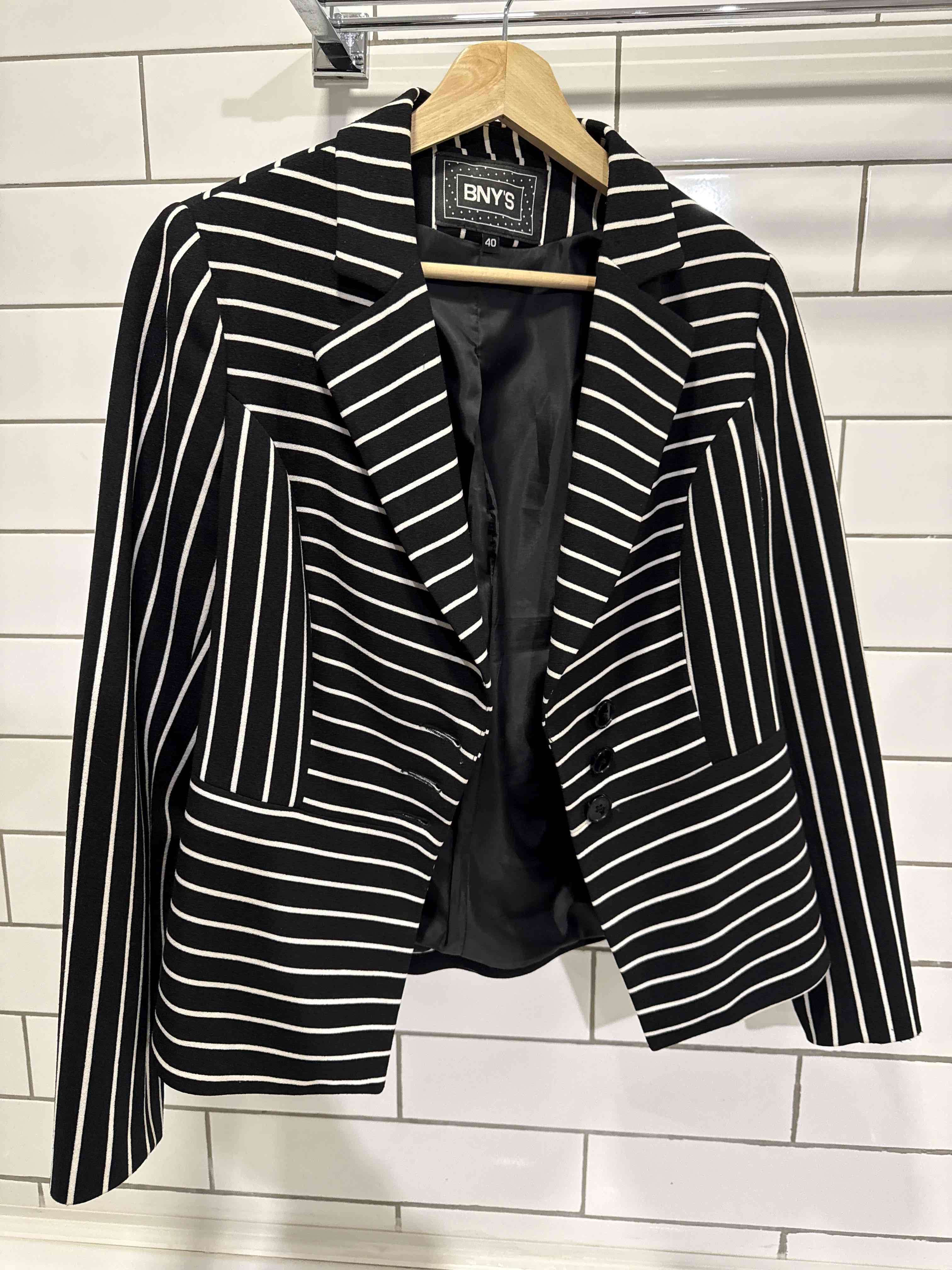 Blazer negro a rayas BNY'S - 4