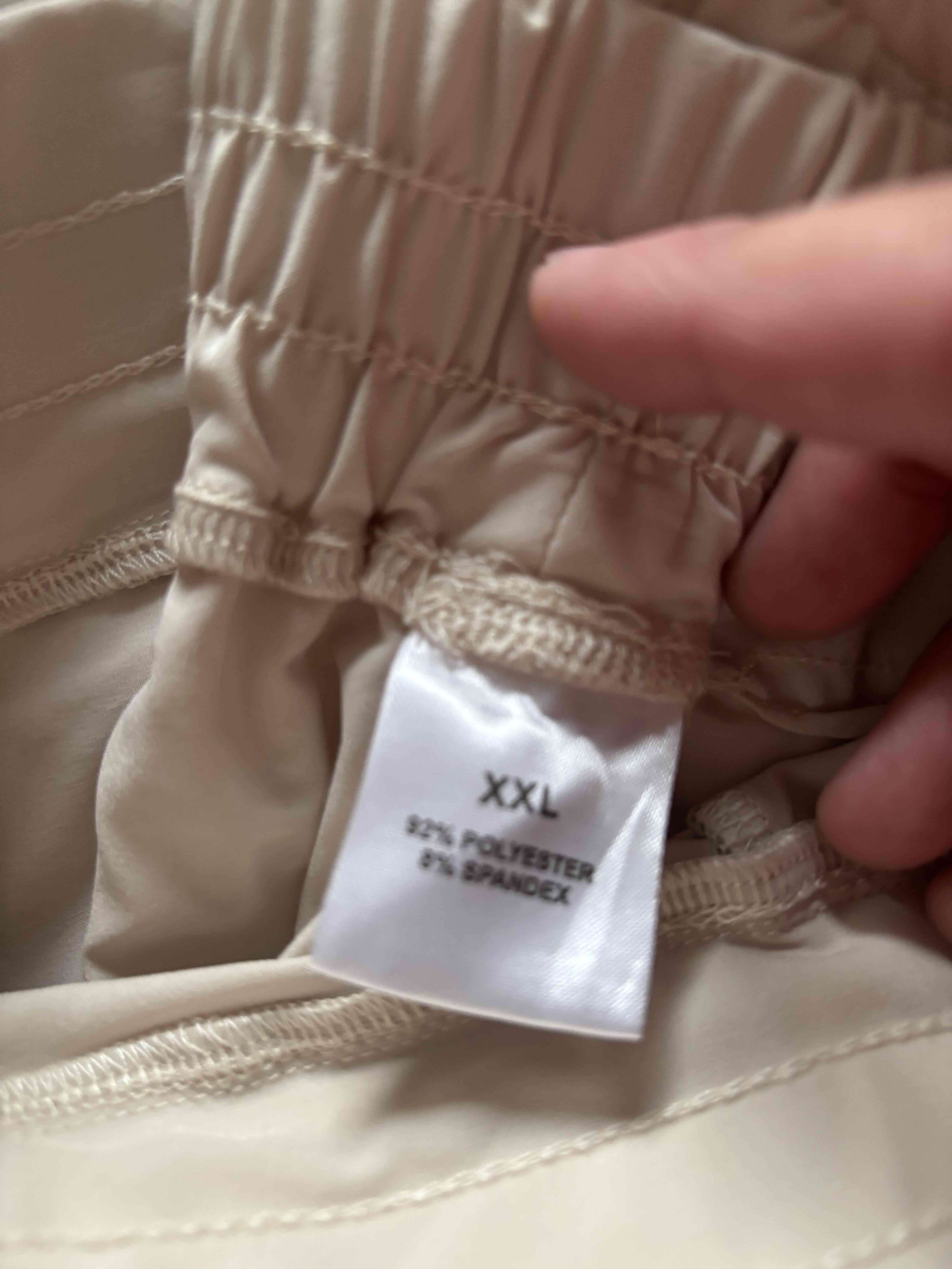 Pantalón beige clásico - miniatura 2