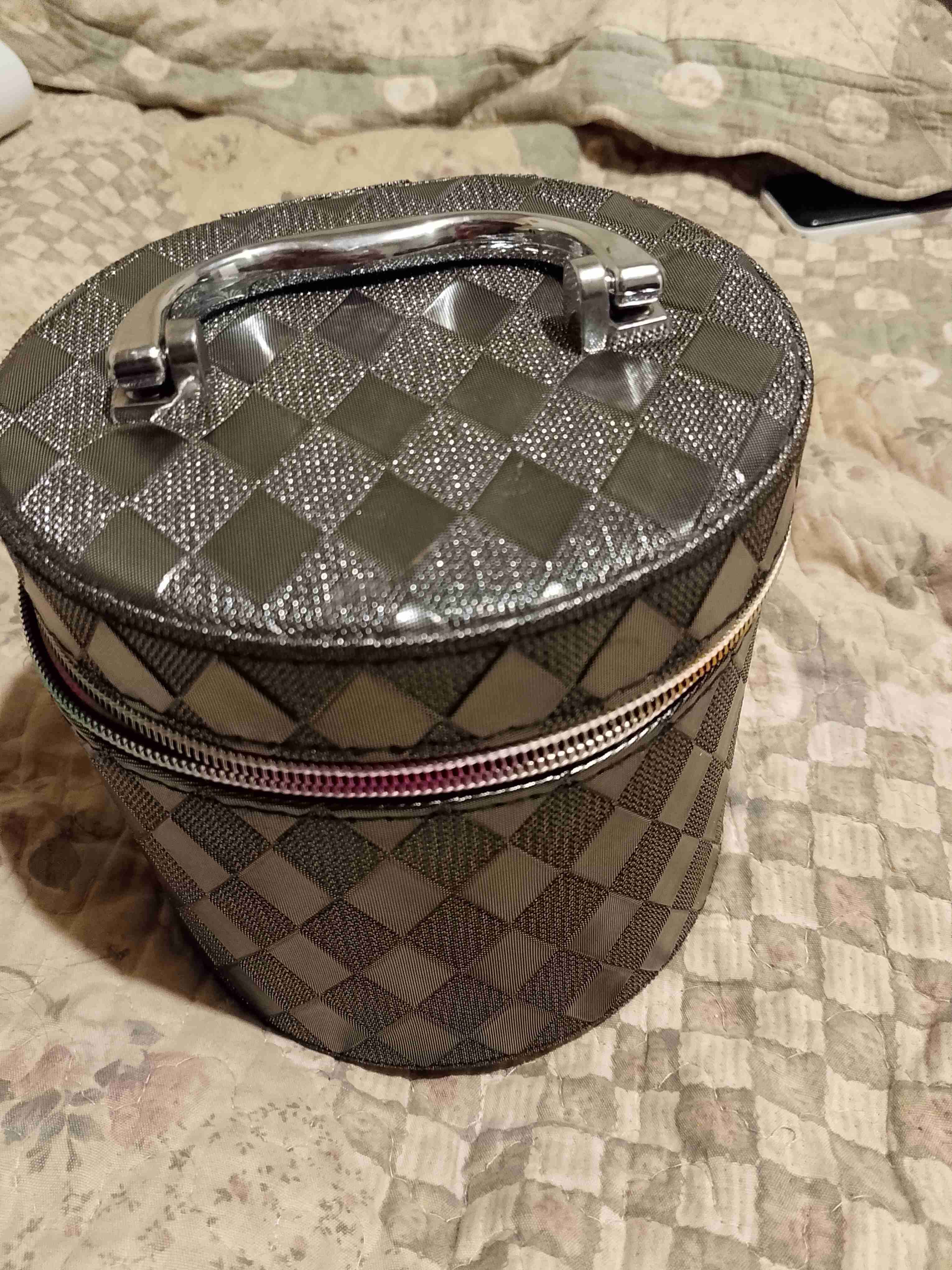 Neceser cilindrico con diseño de cuadros - miniatura 3