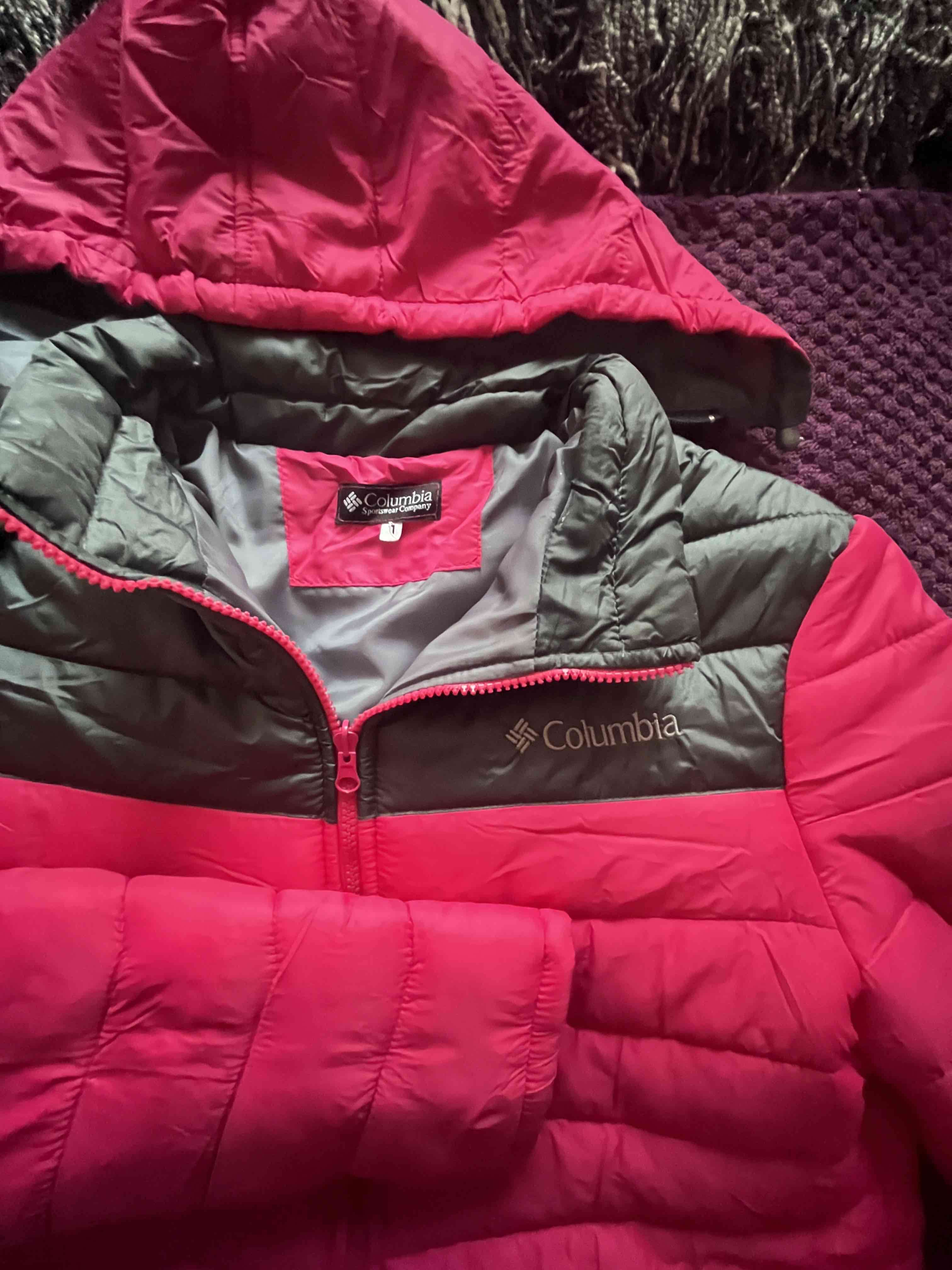 Chaqueta roja Columbia con capucha - miniatura 2