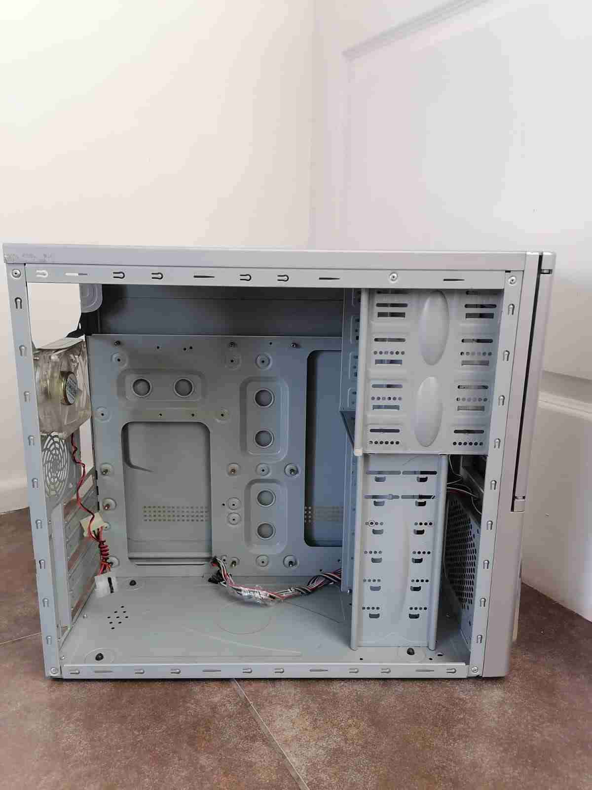 Gabinete Gamer Retro Con ventilador 90mm - miniatura 3