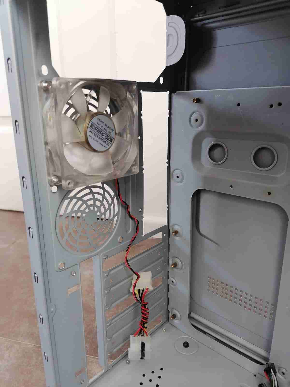 Gabinete Gamer Retro Con ventilador 90mm - miniatura 4