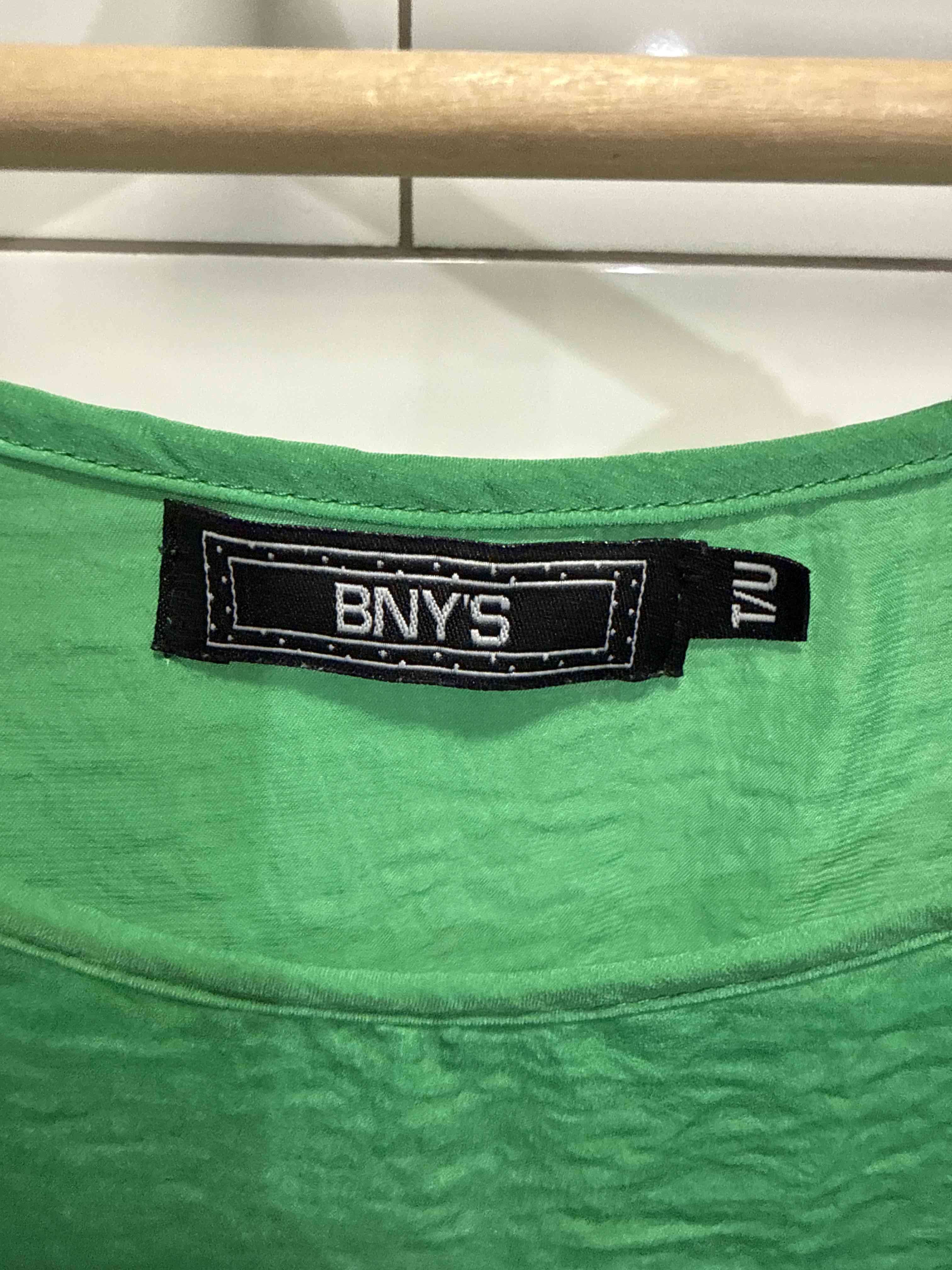 Blusa verde hombros descubiertos - miniatura 4