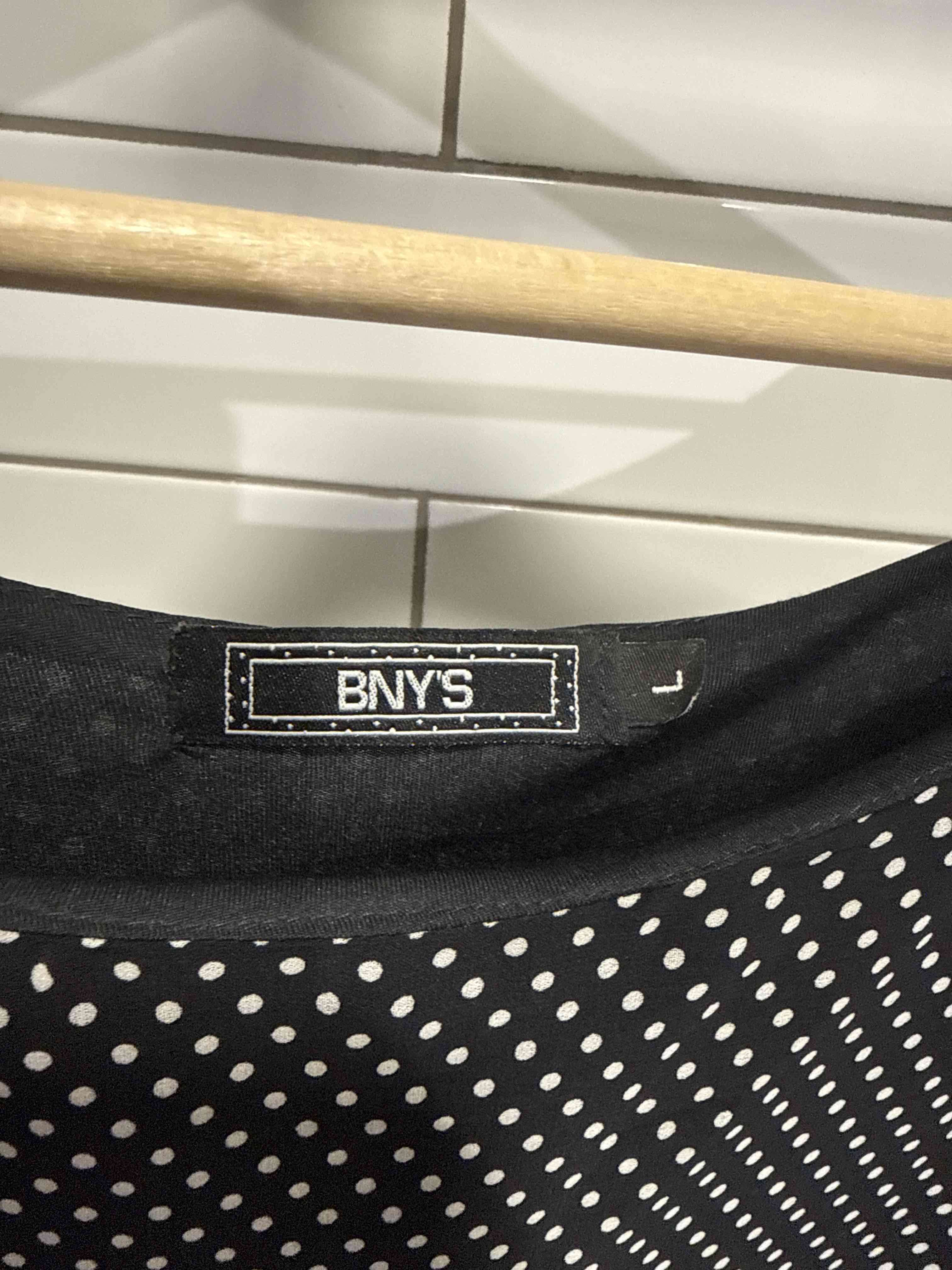 Polera negra de puntos - miniatura 4