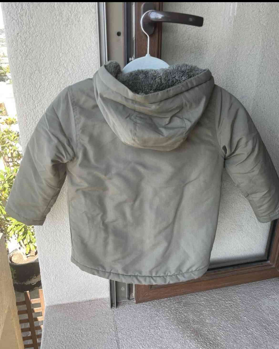 Abrigo infantil verde oliva - miniatura 2