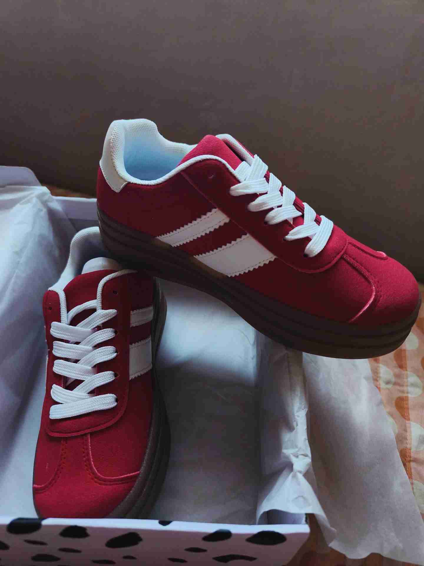 Zapatillas rojas deportivas