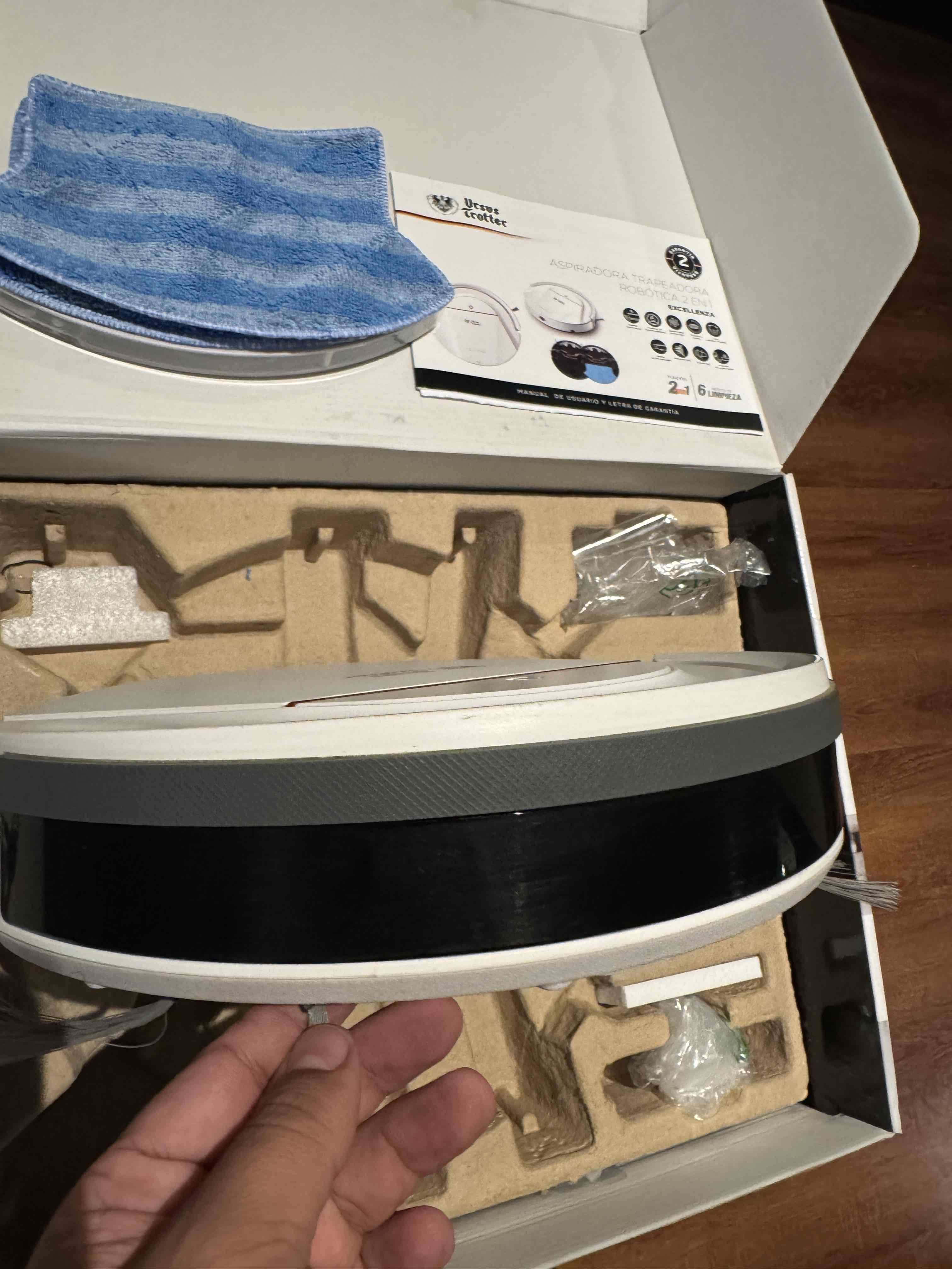 Aspiradora trapeadora robótica 2 en 1 - 2