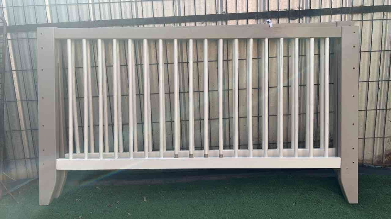 Baranda de cuna de madera - 1