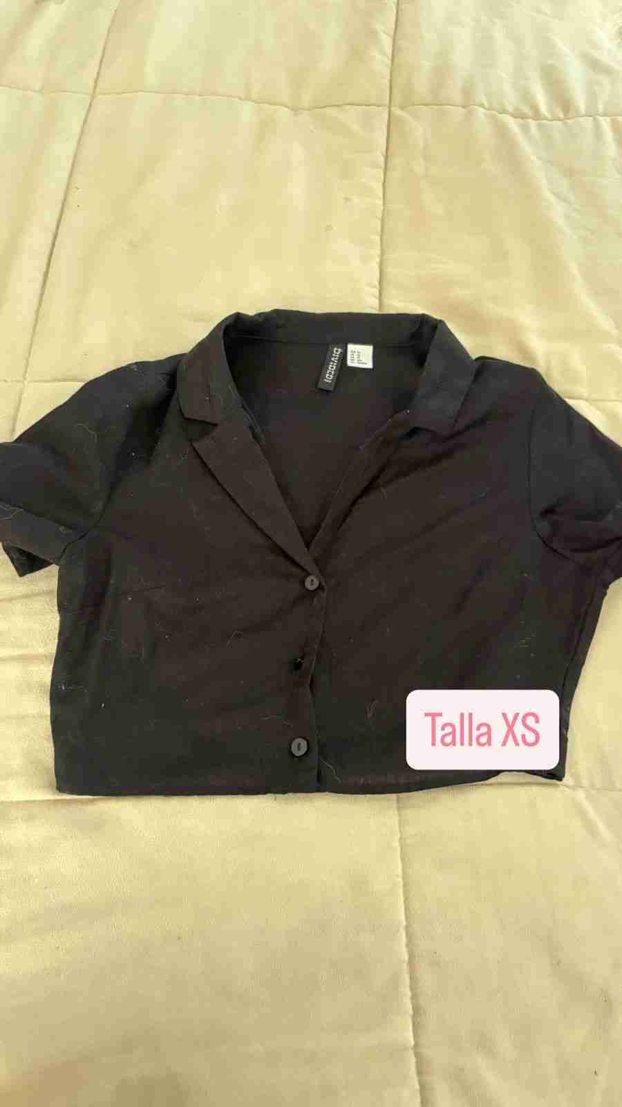 Blusa negra manga corta XS