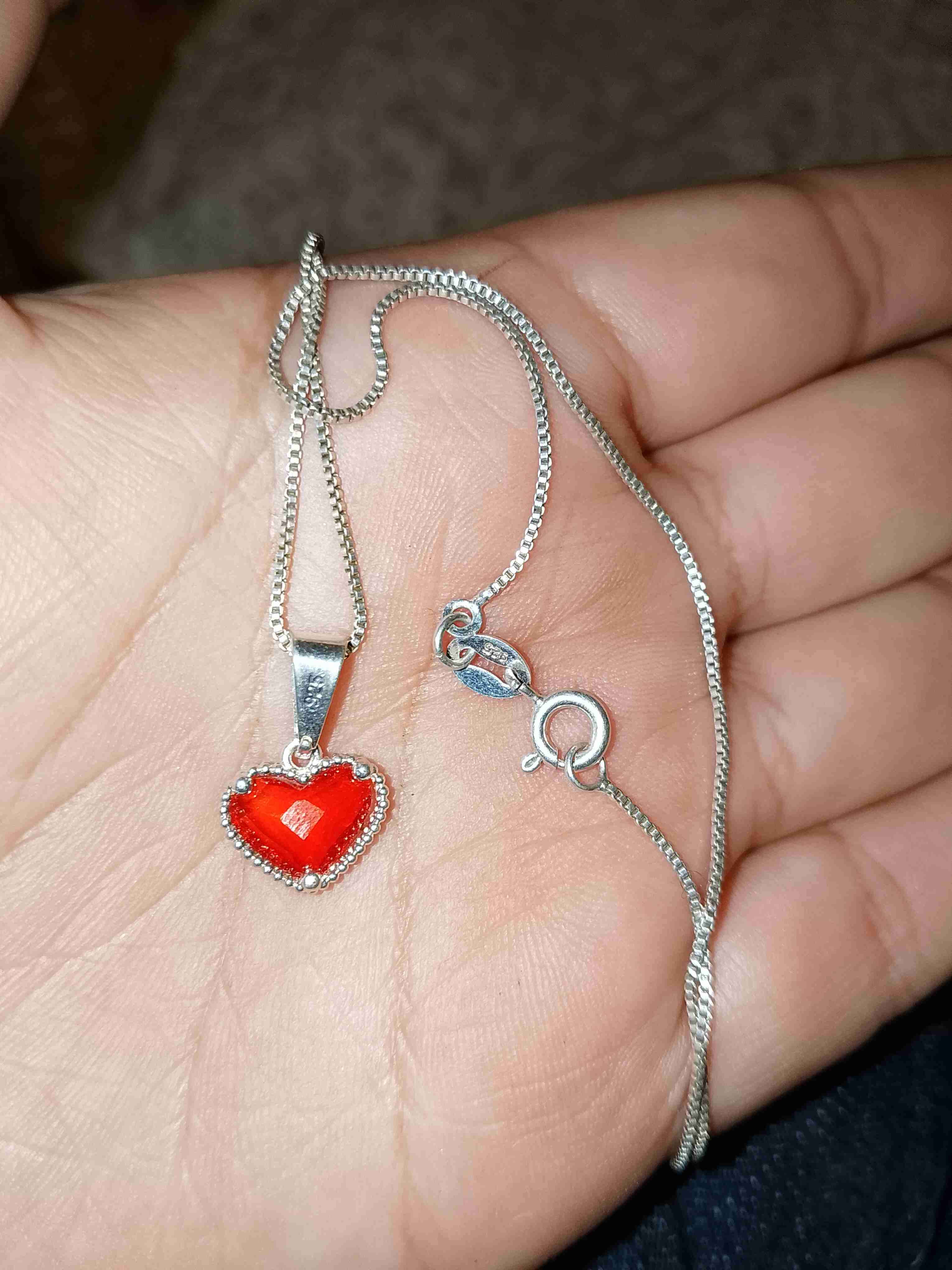 Collar con dije de corazón rojo - miniatura 3