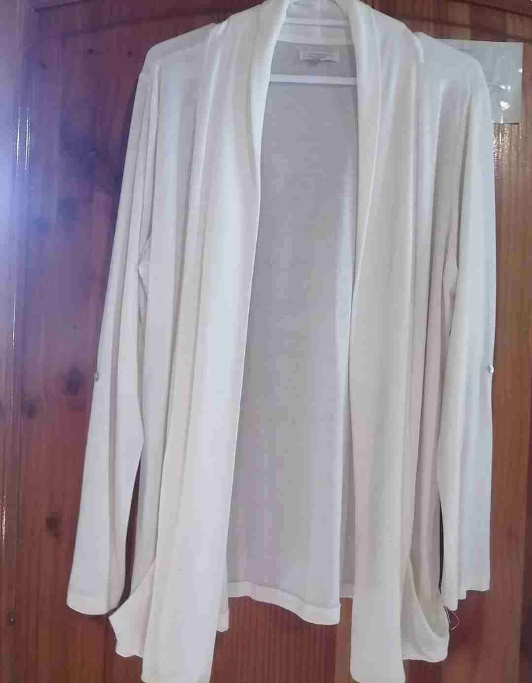 Chaqueta,blaser, poleras y blusa - 2