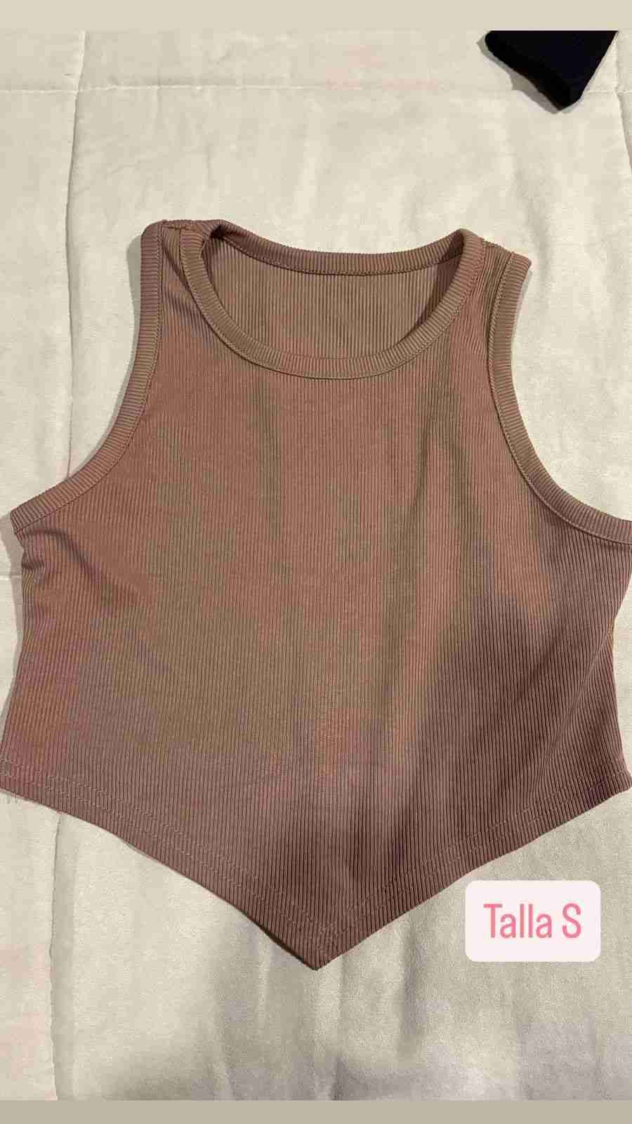 Polera sin mangas color café