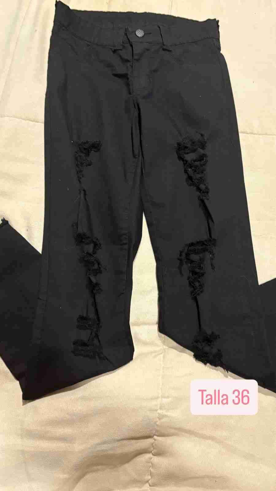 Jeans skinny negros rotos talla 36