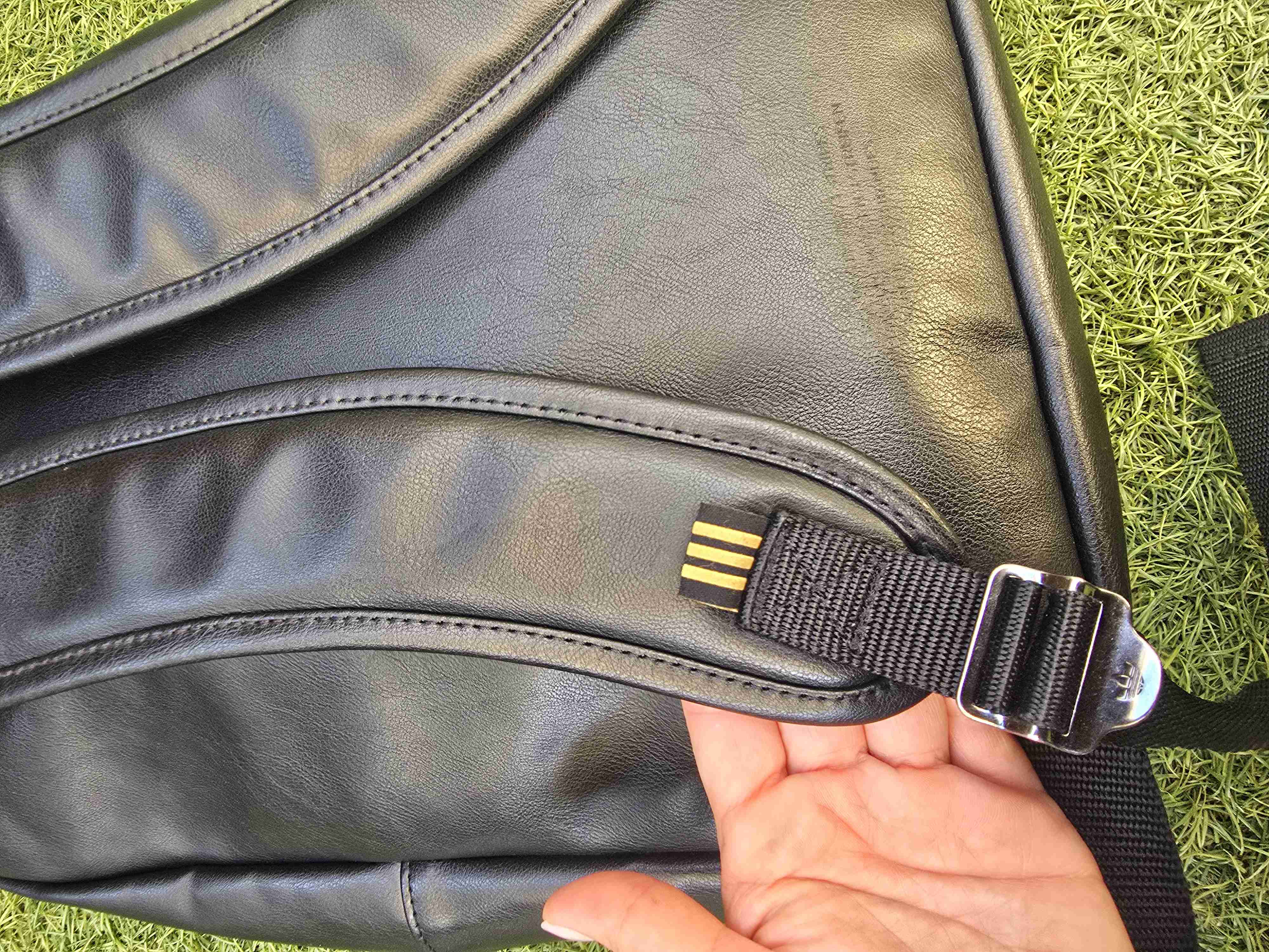 Mochila negra Adidas - 6