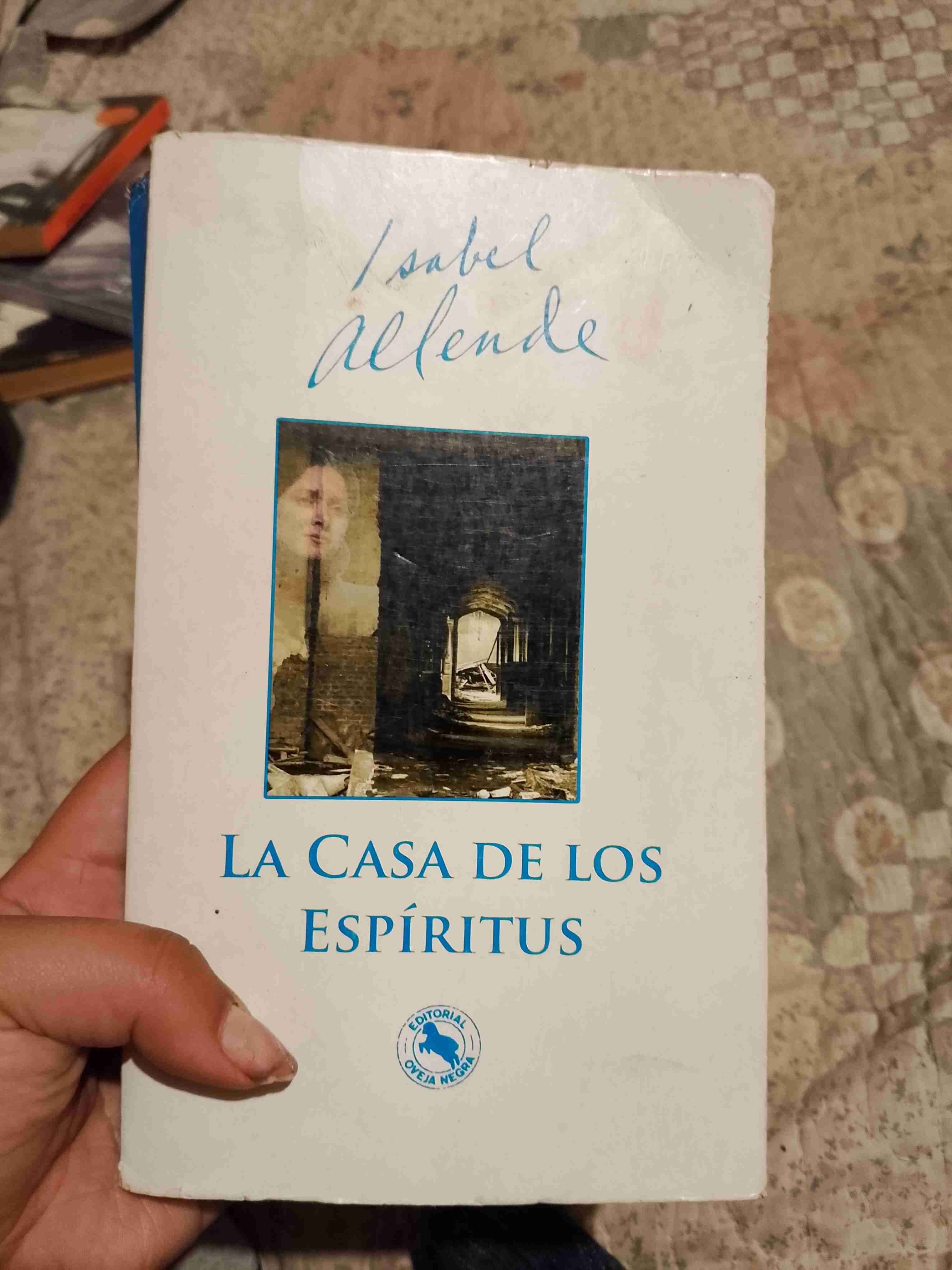Libro 'La Casa de los Espíritus' - 1