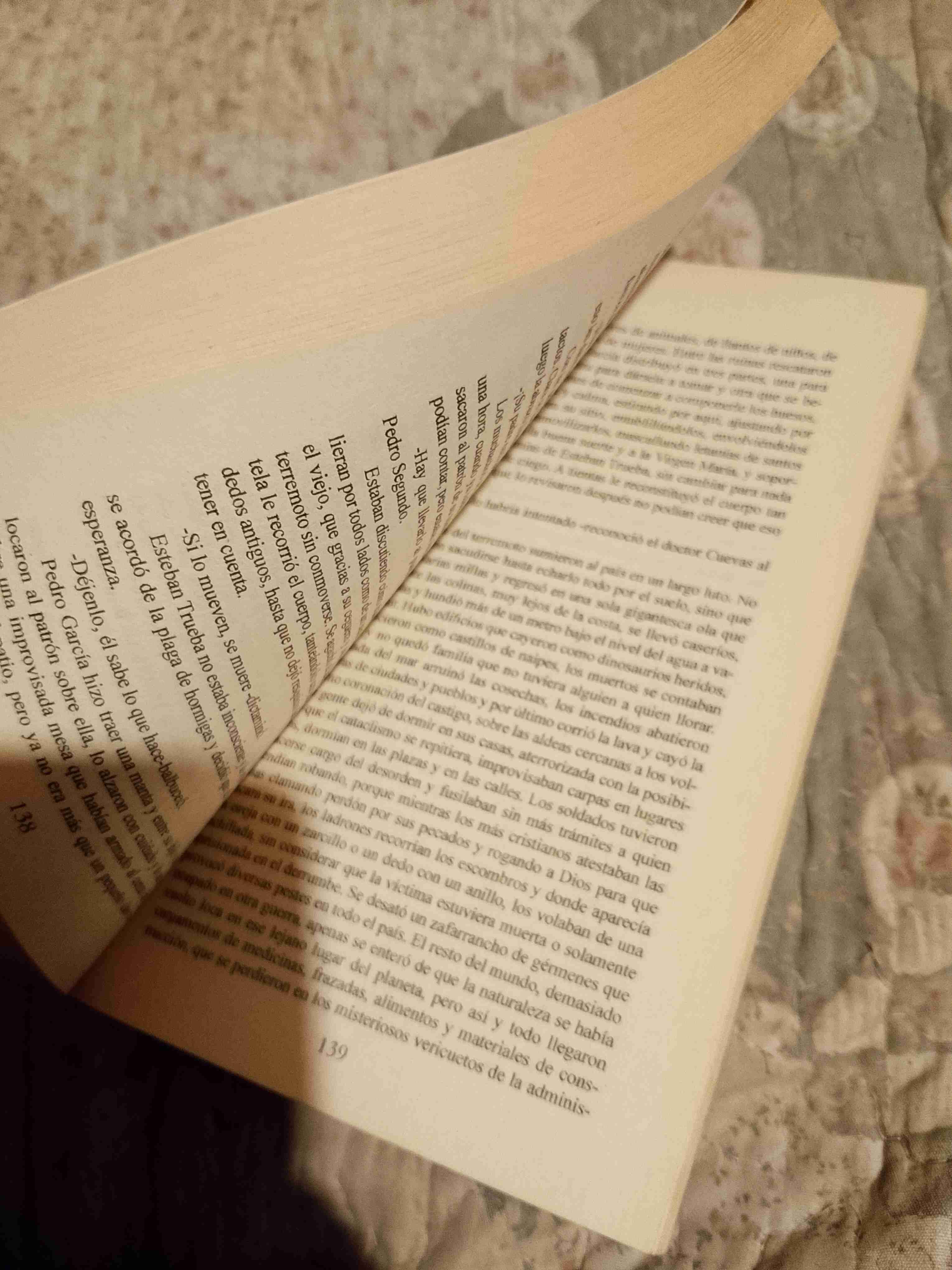 Libro 'La Casa de los Espíritus' - 2