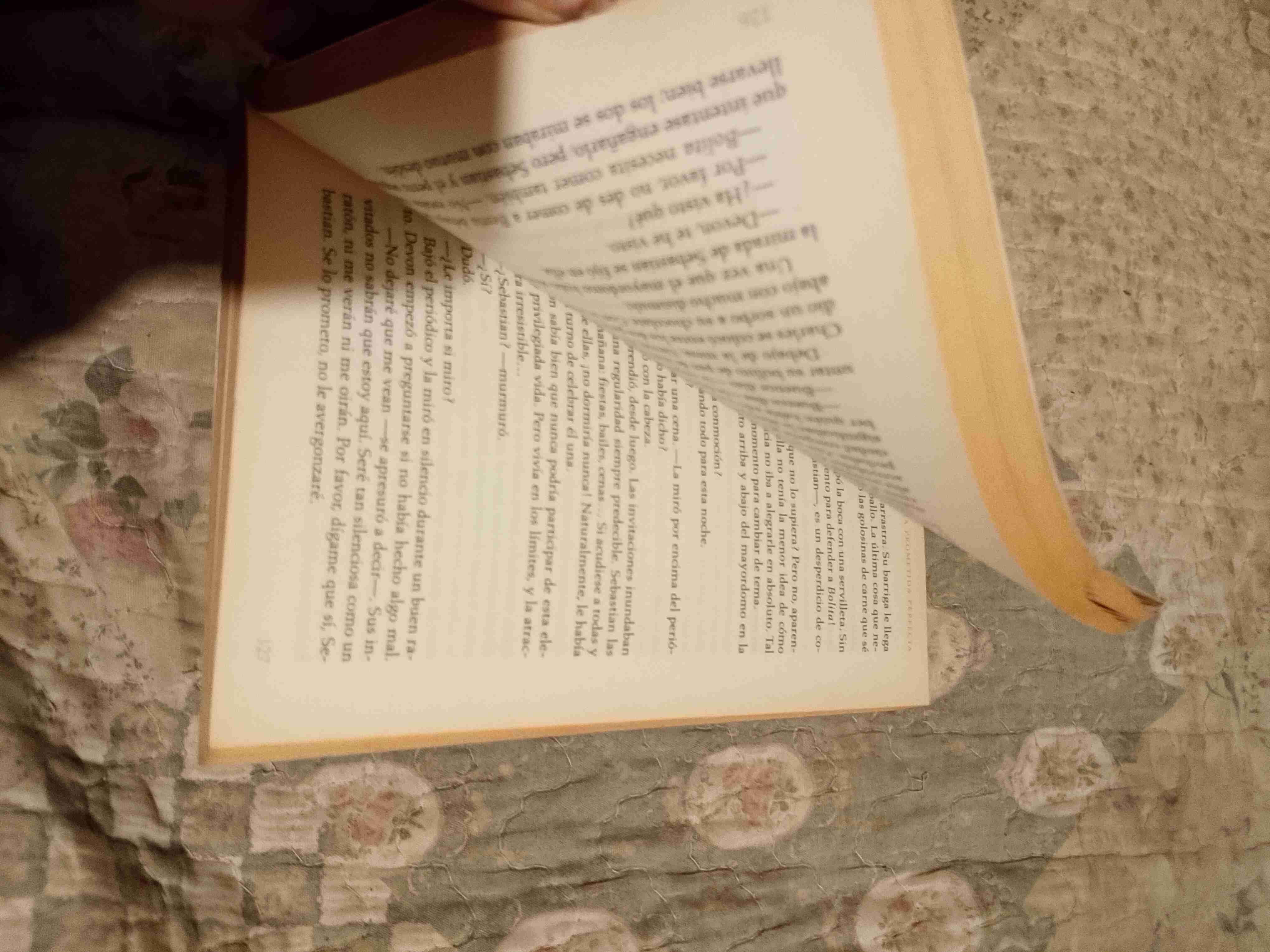 Libro 'Una prometida perfecta' - miniatura 3