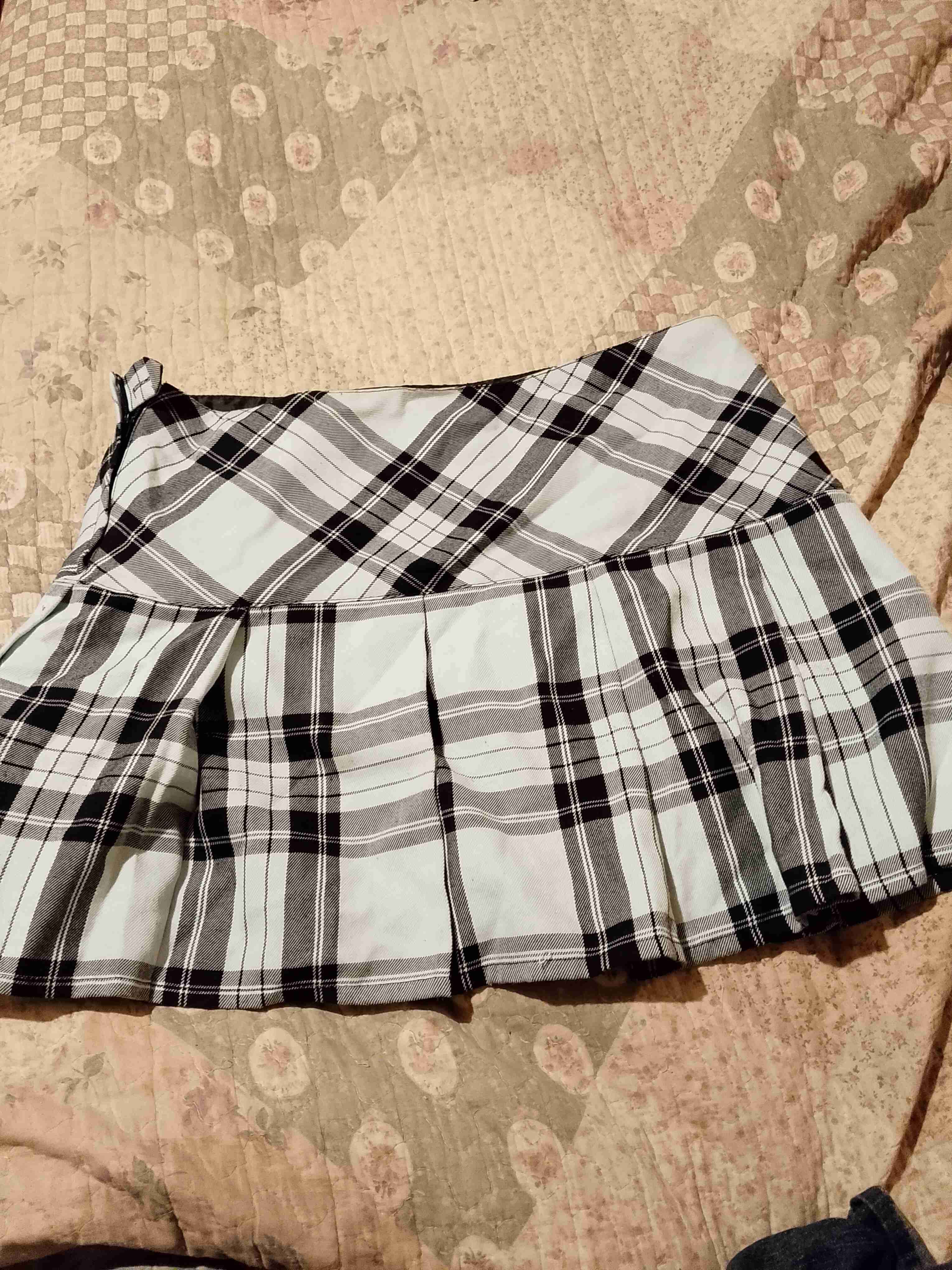 Falda corta a cuadros - miniatura 1