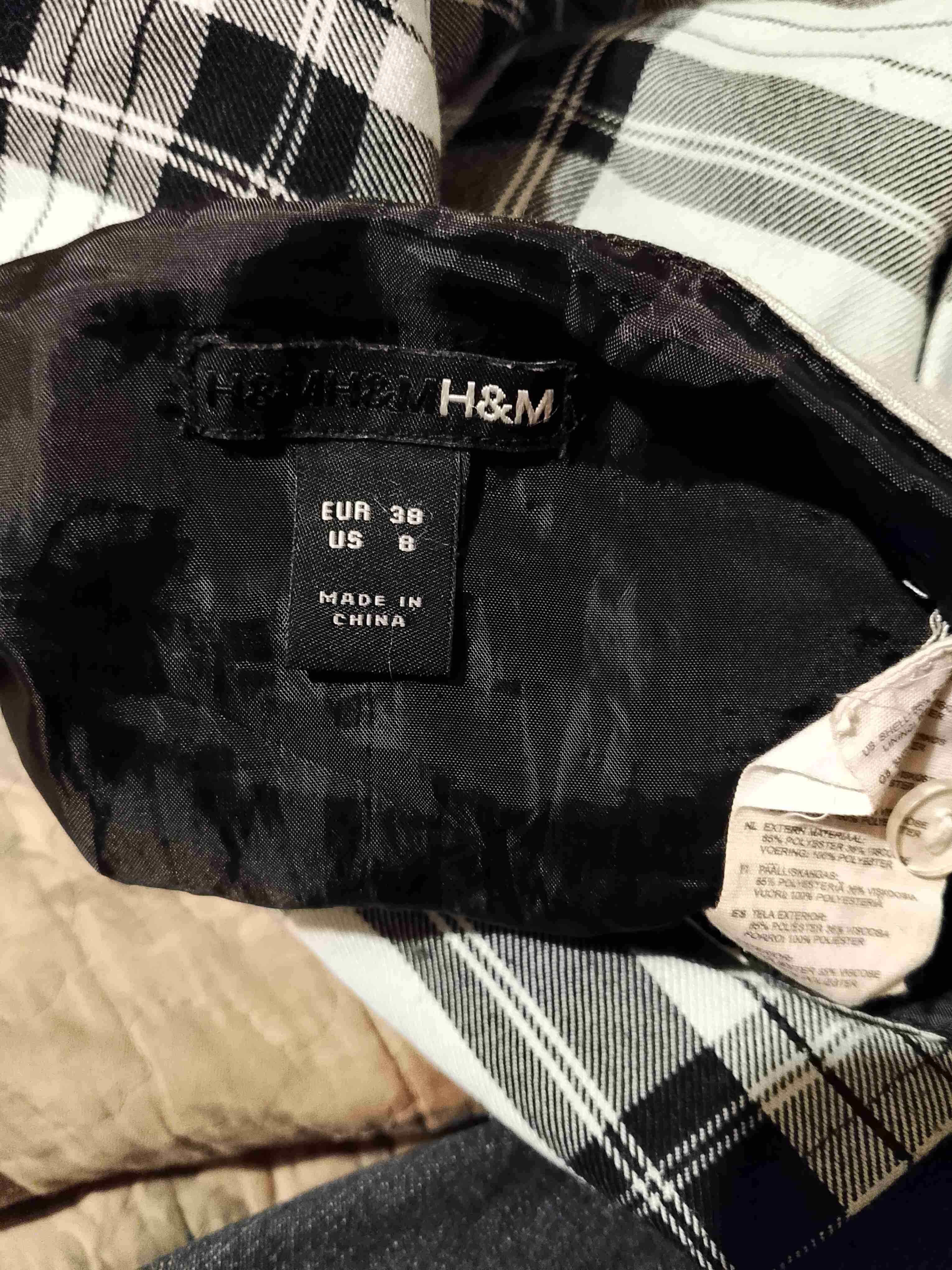 Falda corta a cuadros - miniatura 2