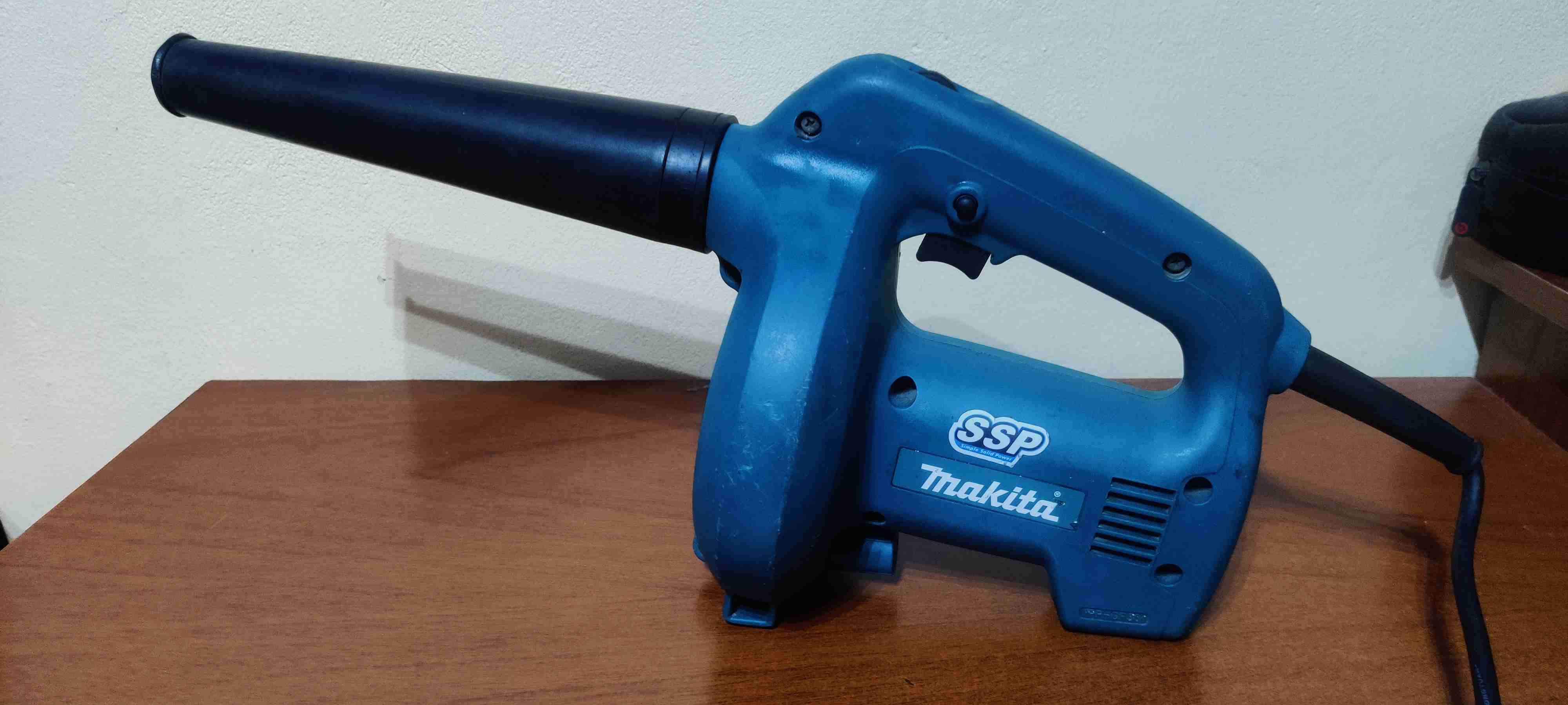 Soplador eléctrico Makita azul - 1