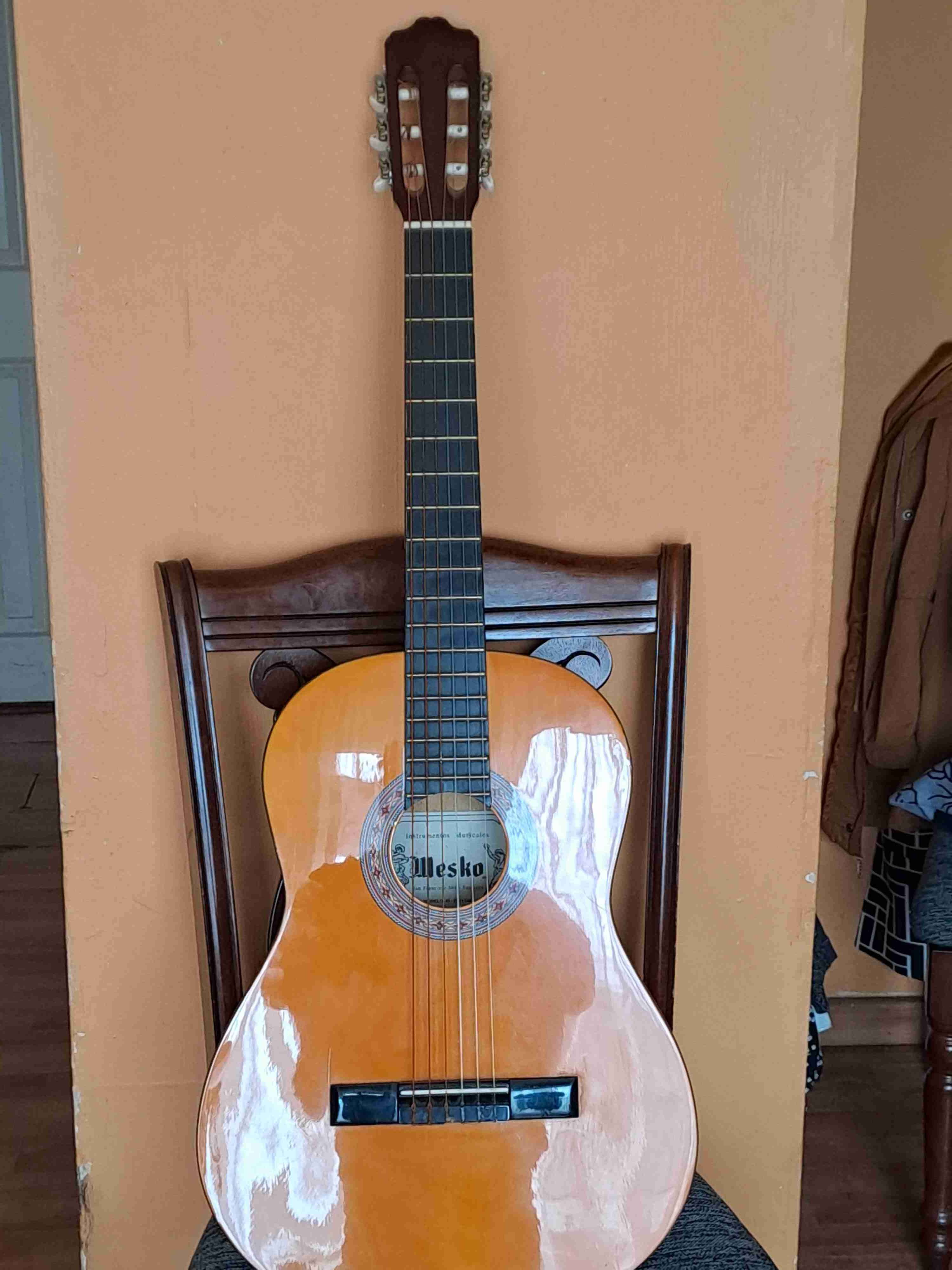 Guitarra acústica clásica mesko - miniatura 1