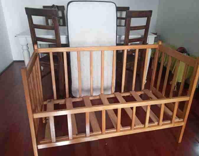 Cuna de madera para bebé - miniatura 1