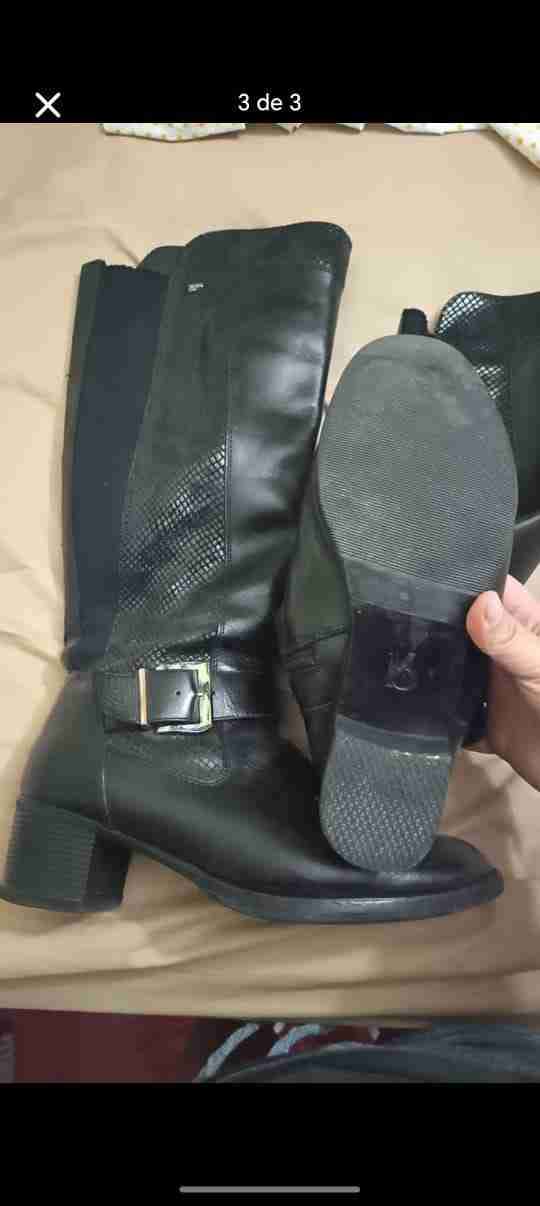 Botas negras de cuero