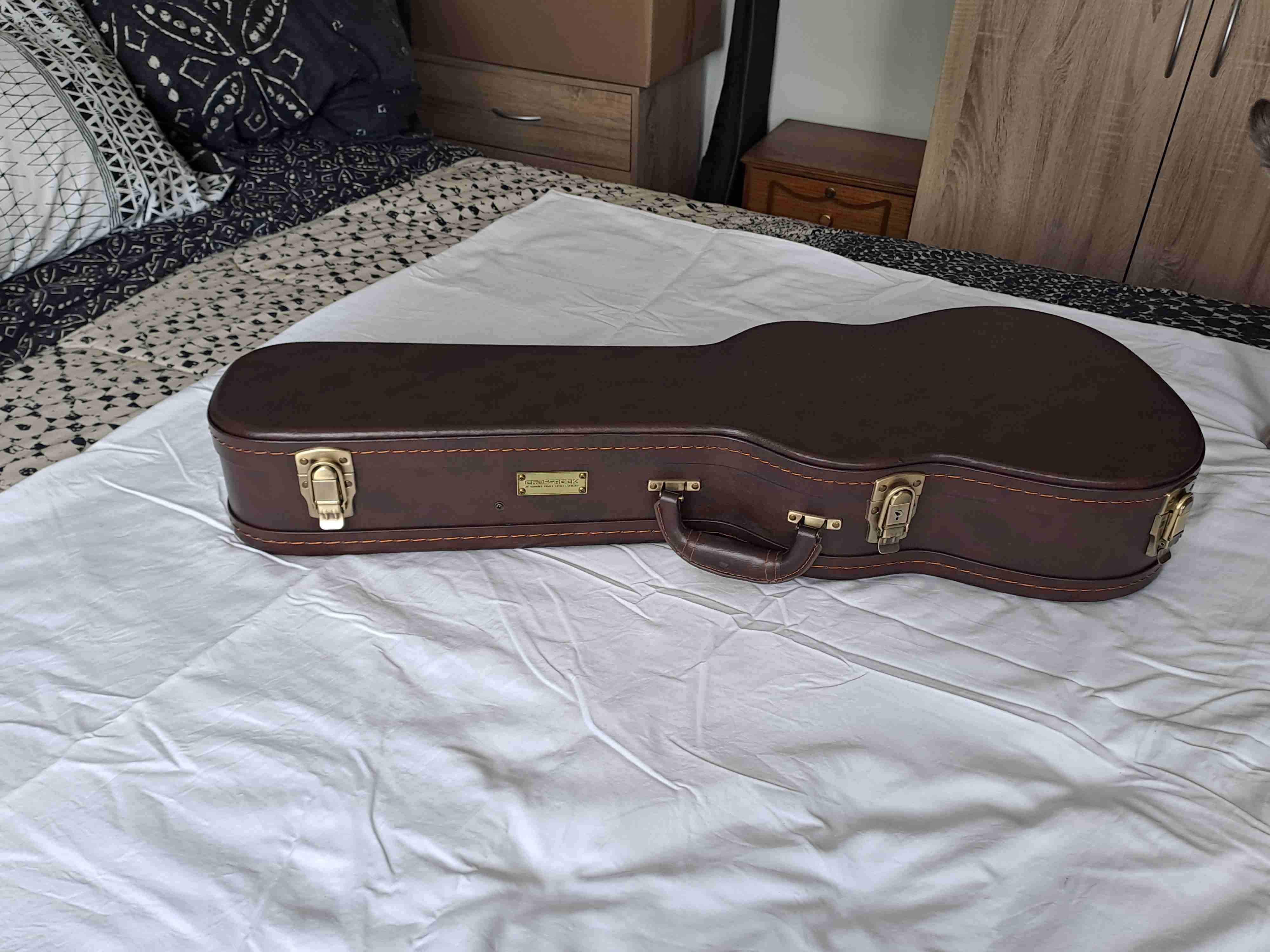 Estuche rígido para guitarrlele - miniatura 1