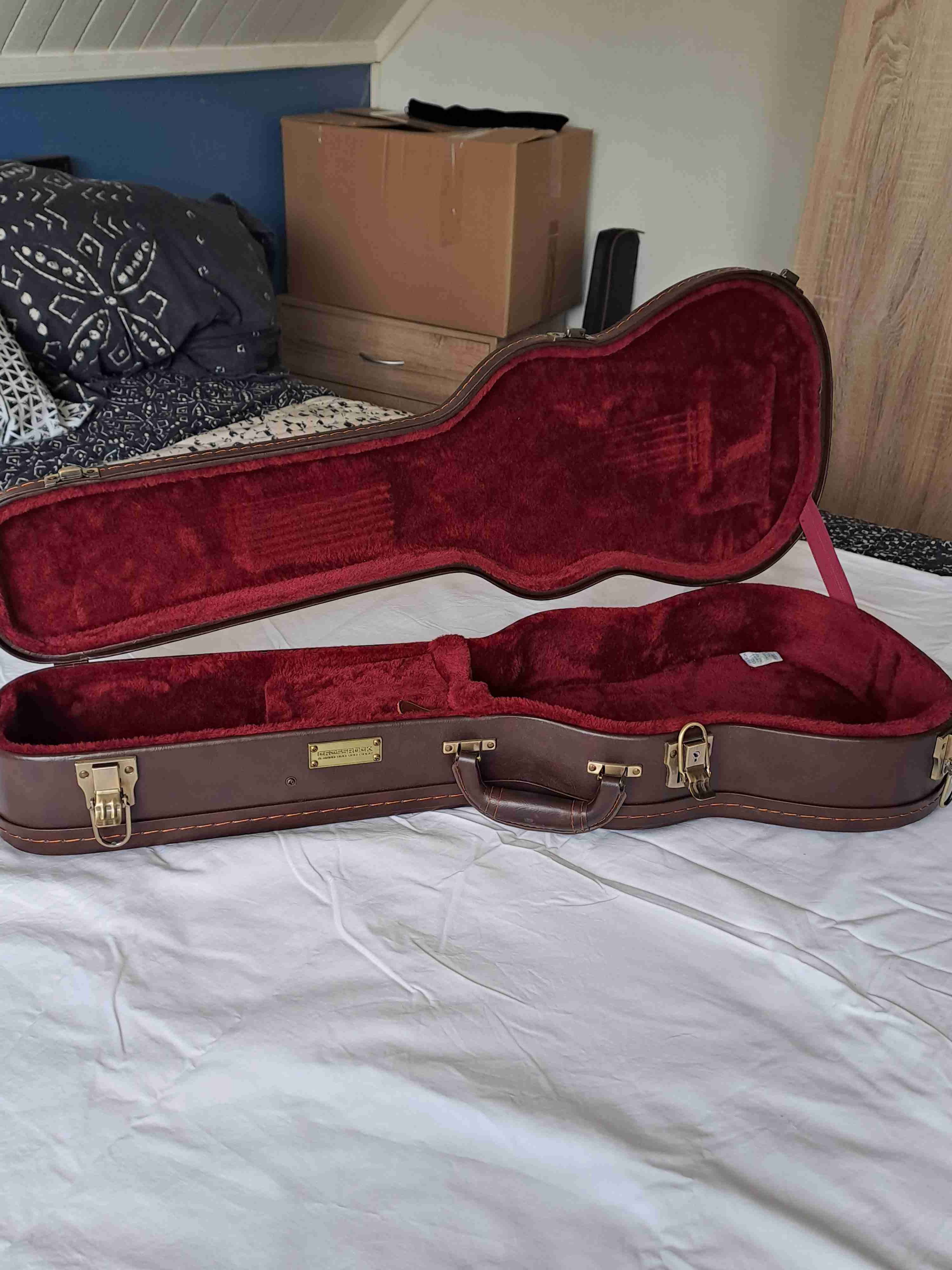 Estuche rígido para guitarrlele - miniatura 2