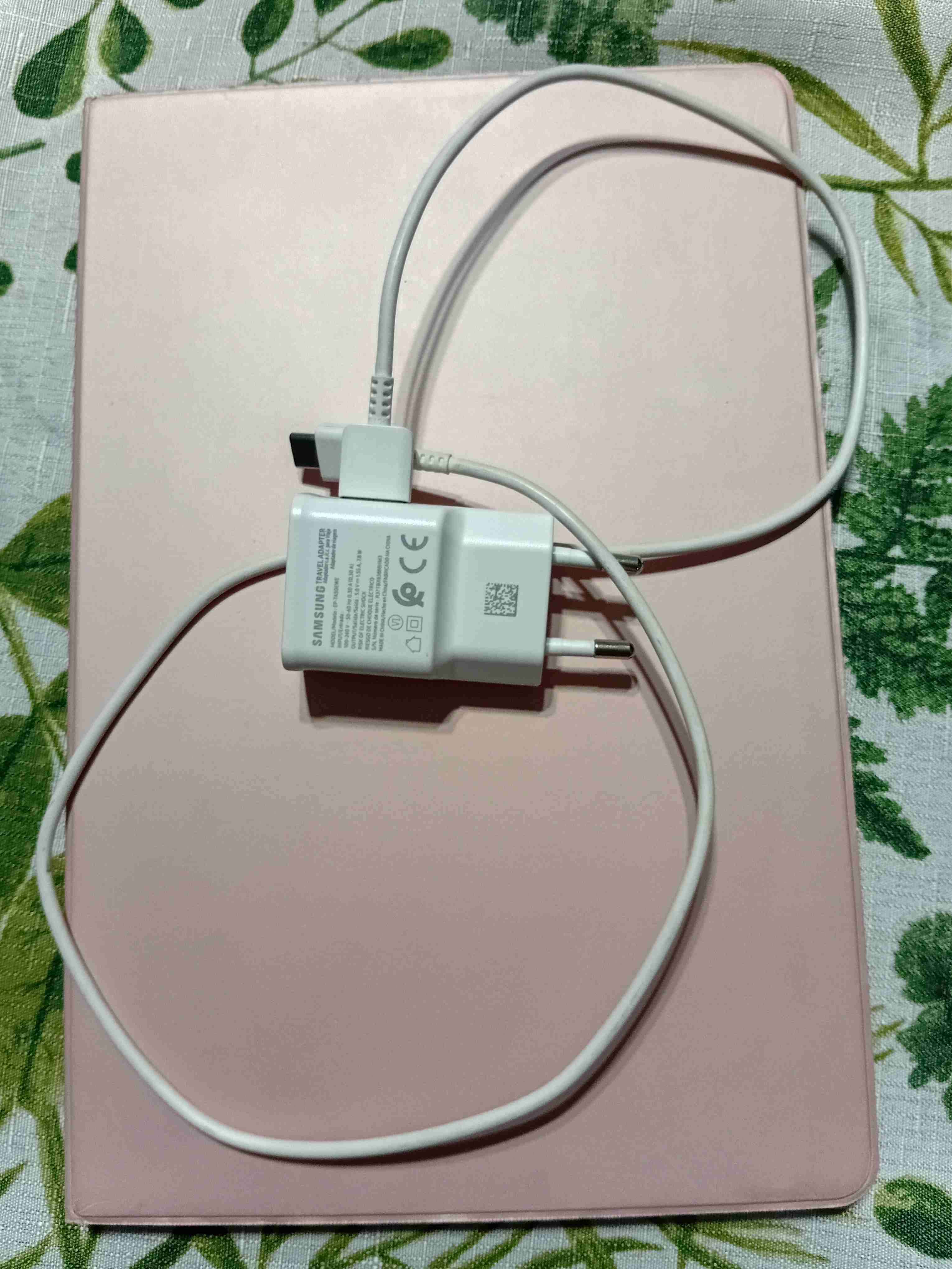 Tablet Samsung con cargador - miniatura 4