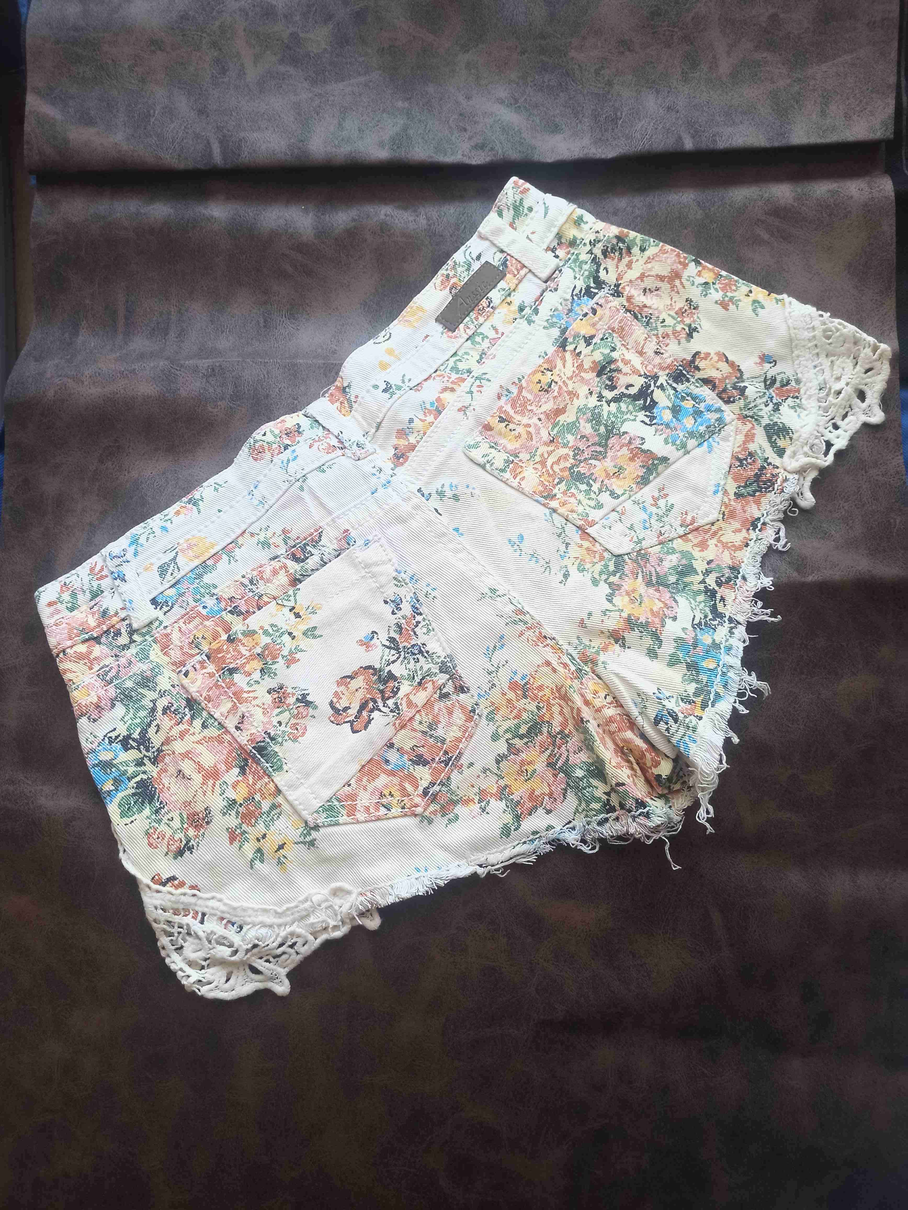 Shorts de encaje y flores - miniatura 2
