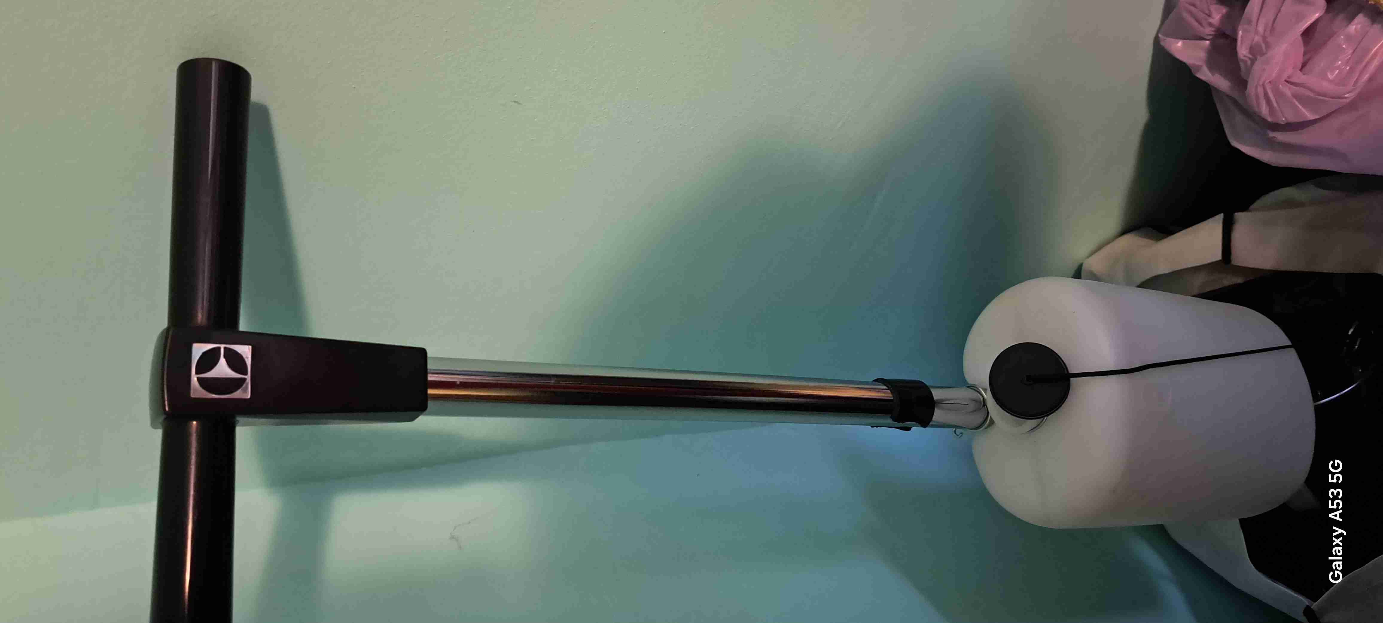 Aspiradora Electrolux vertical - miniatura 2