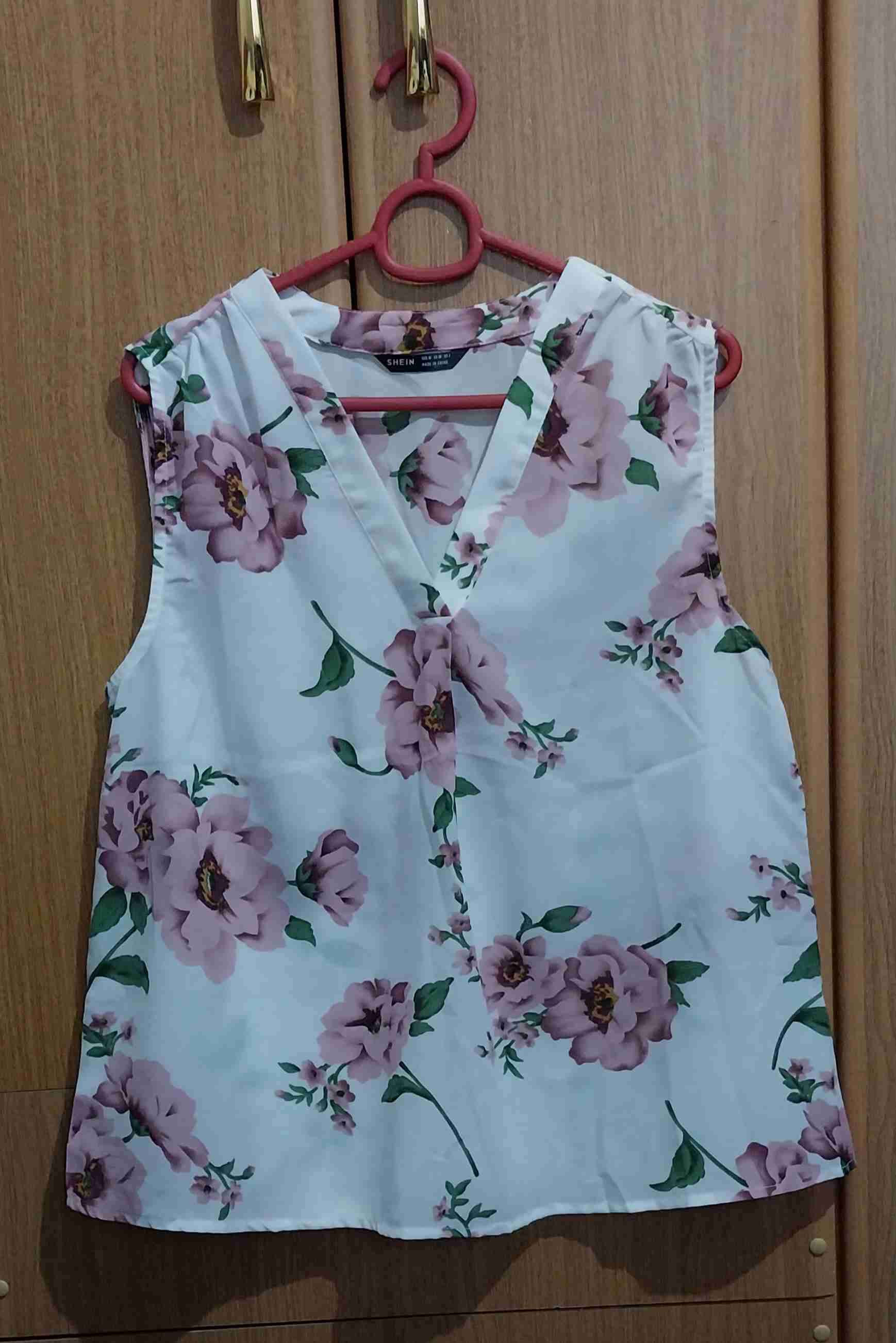 Blusa sin mangas floral