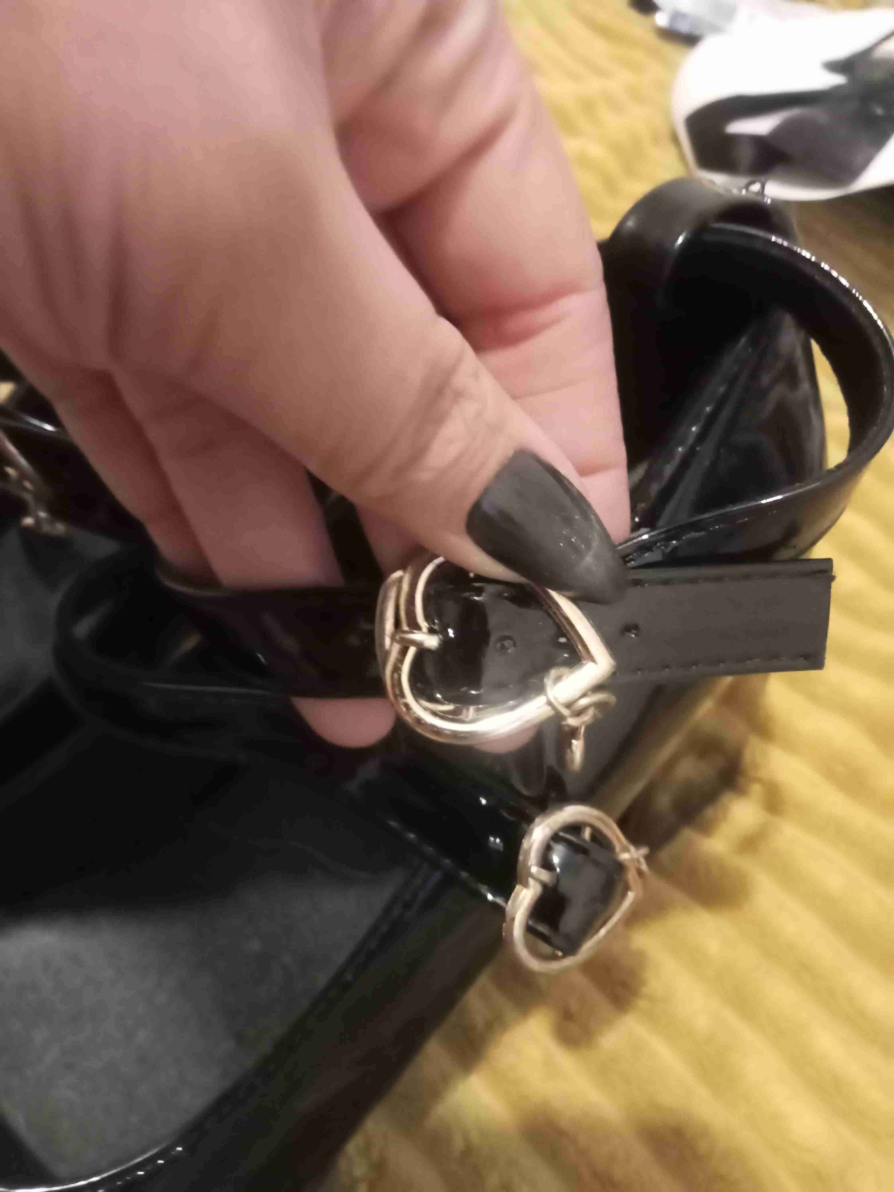 Tacones de charol - miniatura 2