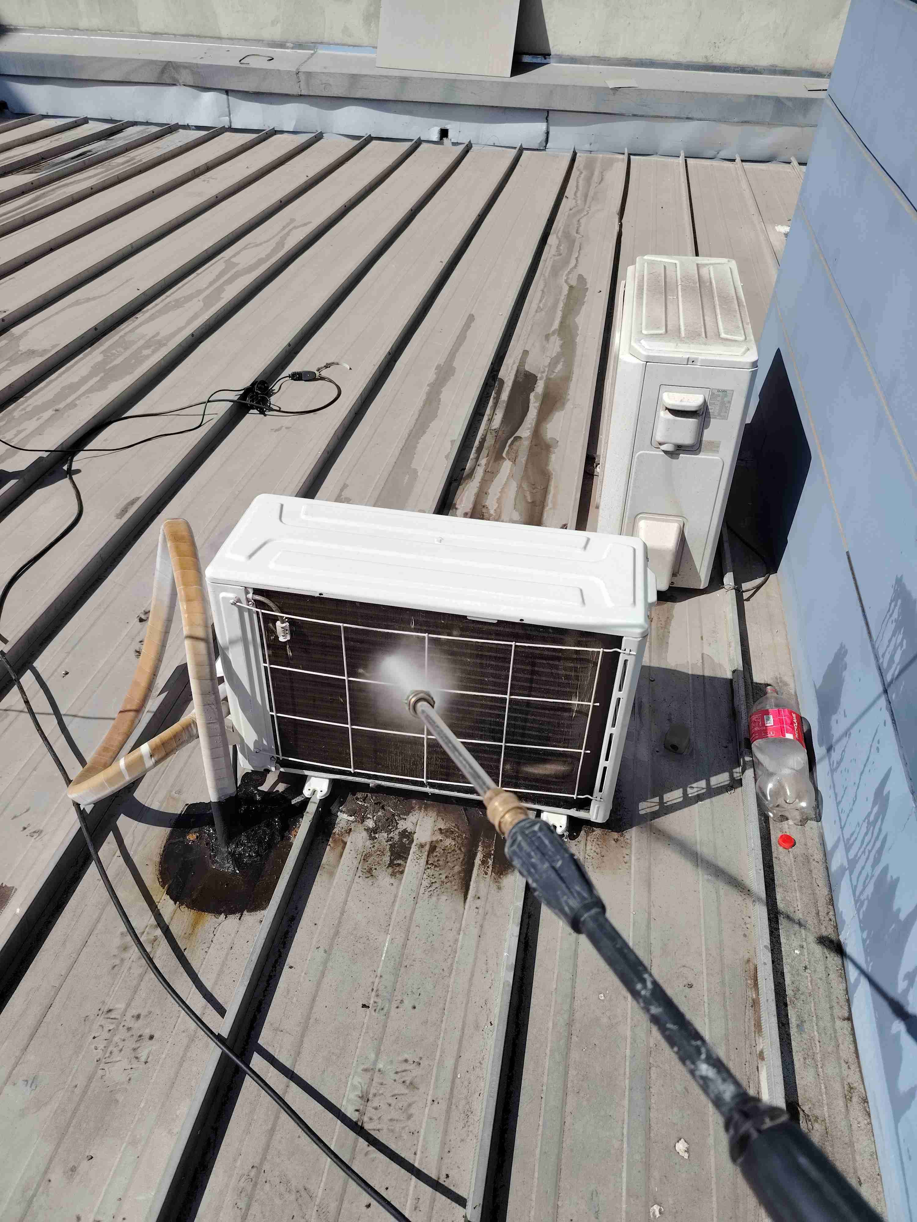 Instalación y mantención de aire acondicionado - miniatura 3