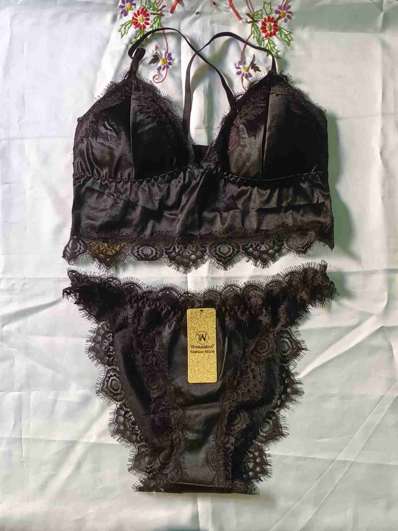 Conjunto lencería negra con encaje - 1