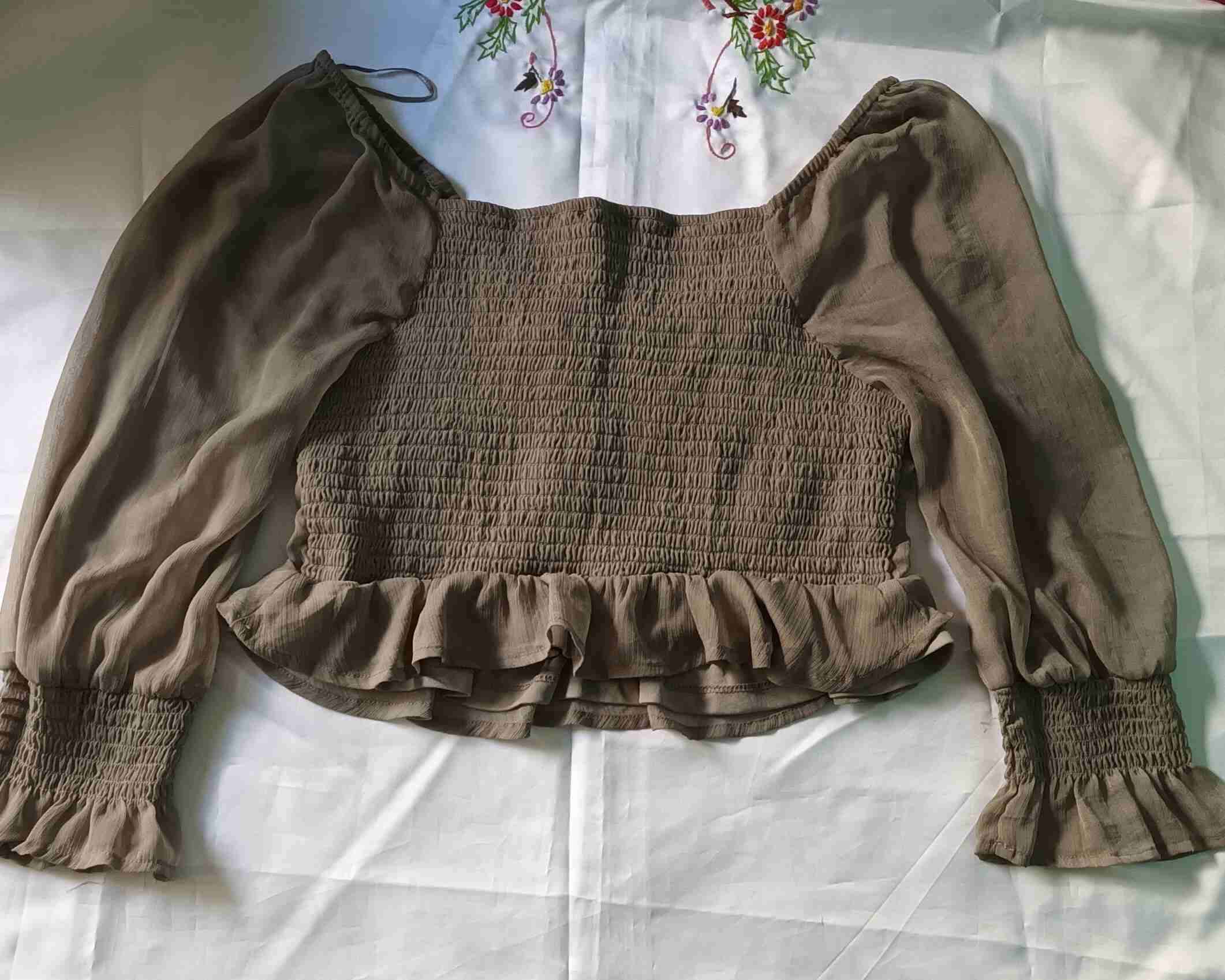 Blusa beige manga larga - miniatura 3