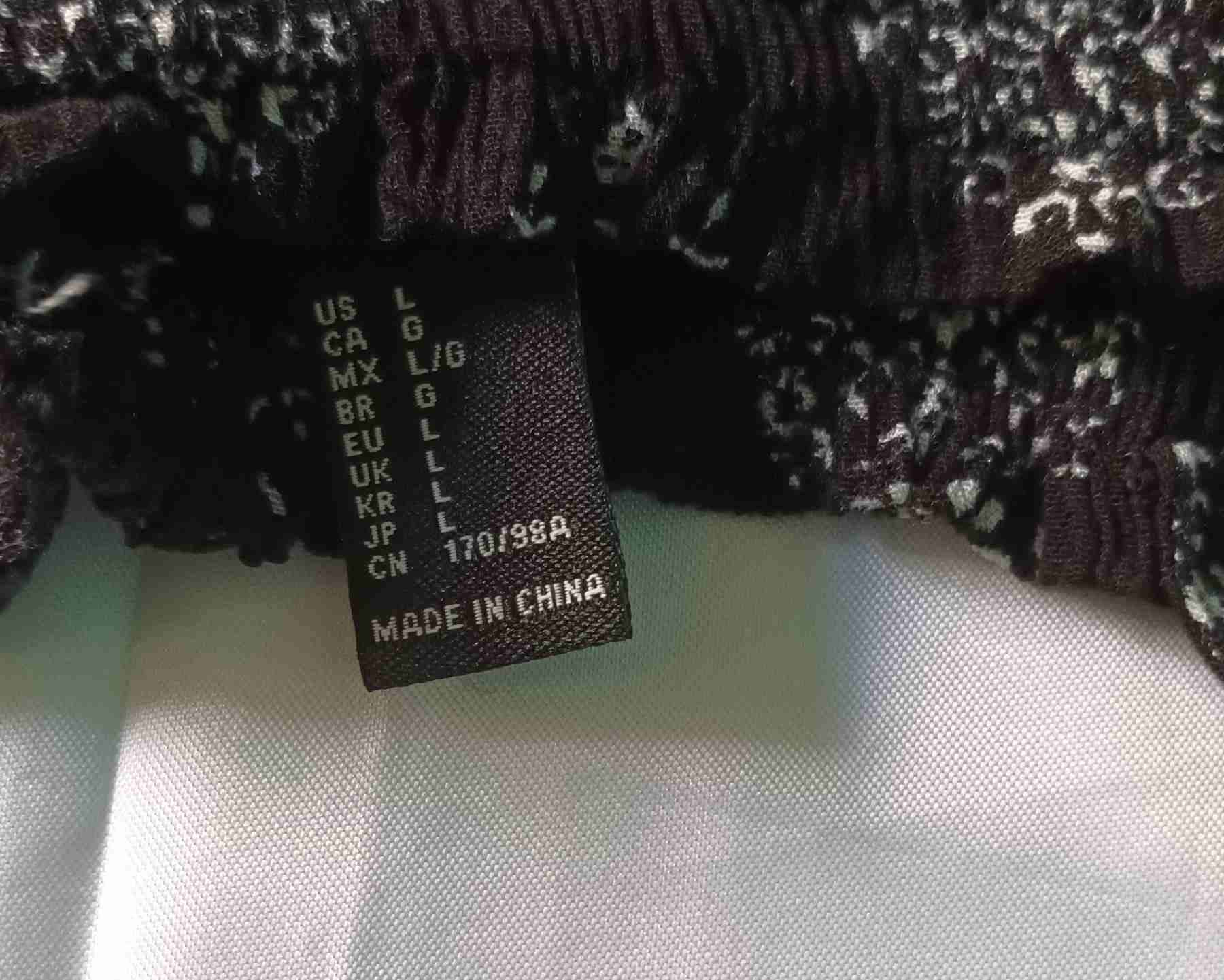 Blusa de encaje negro floral - miniatura 2
