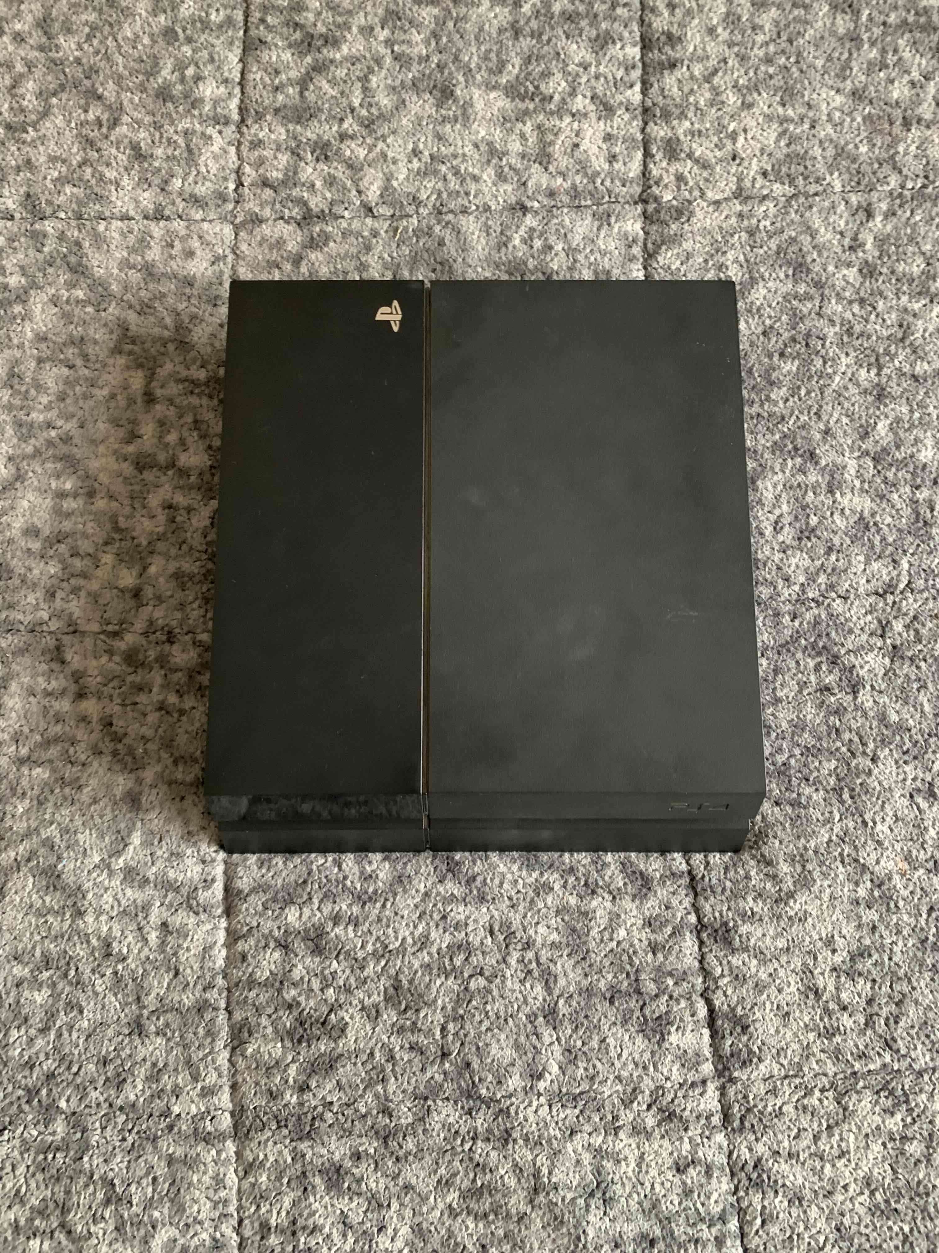 PS4 Fat con detalles - miniatura 1