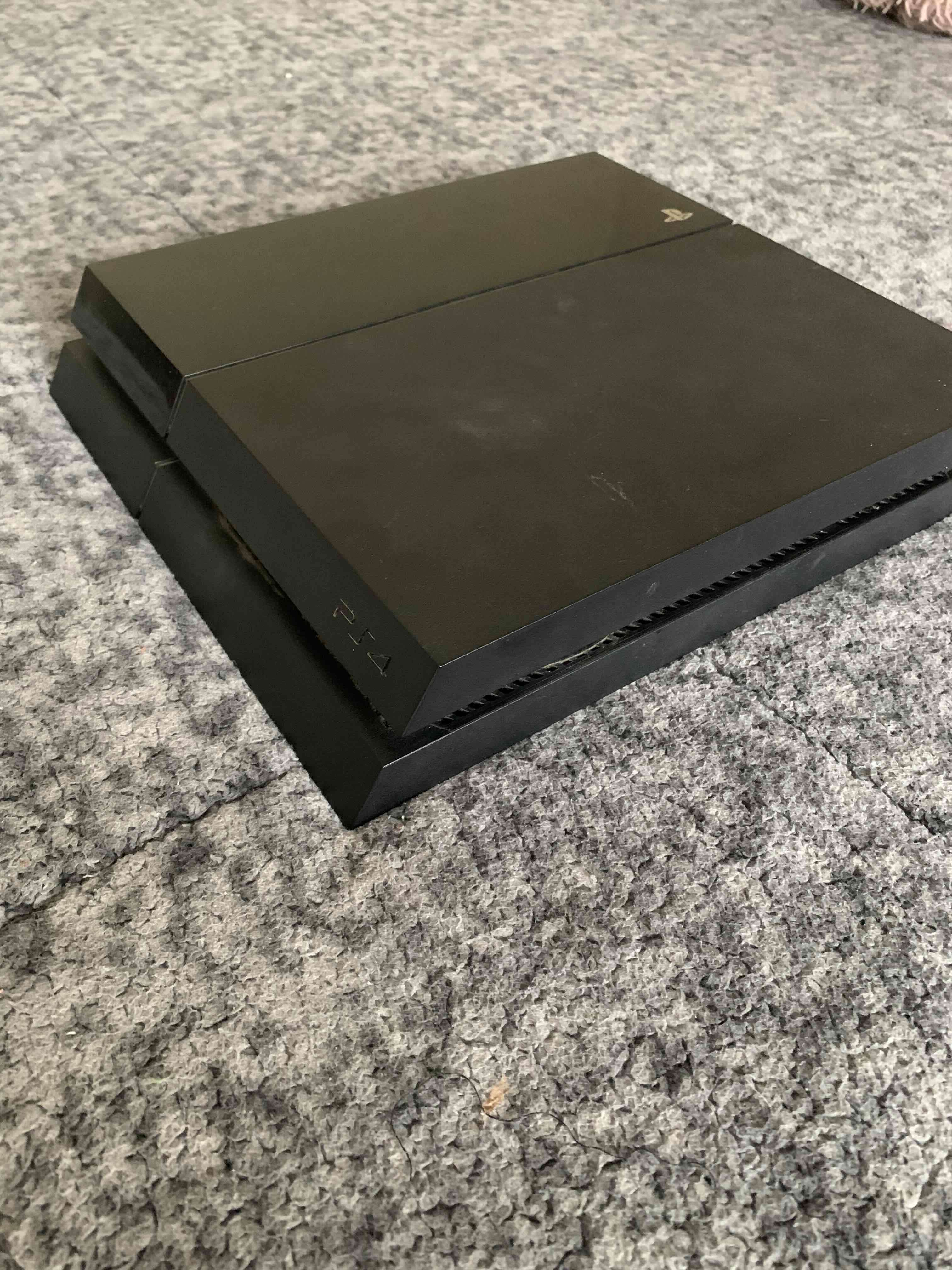 PS4 Fat con detalles - miniatura 2