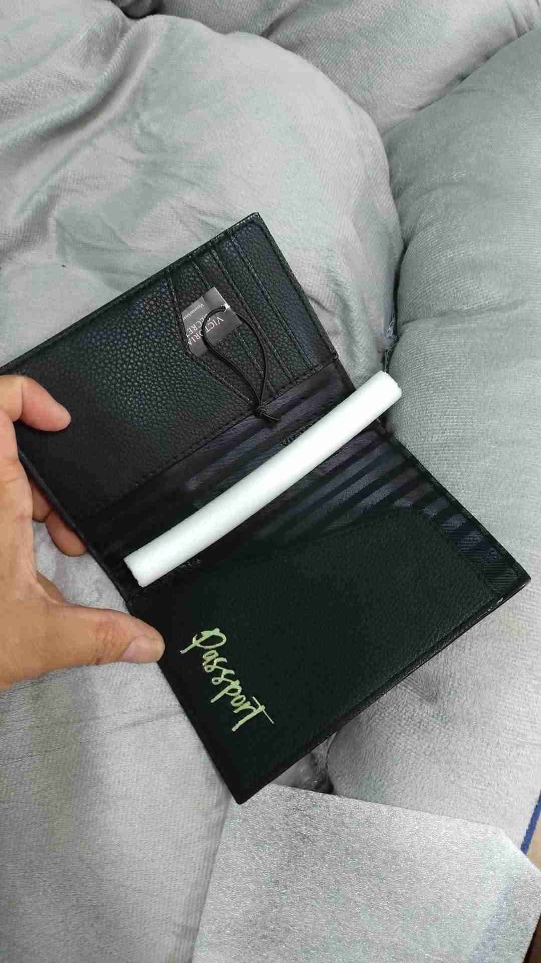 Portadocumentos negro para pasaporte nuevo VS - miniatura 1