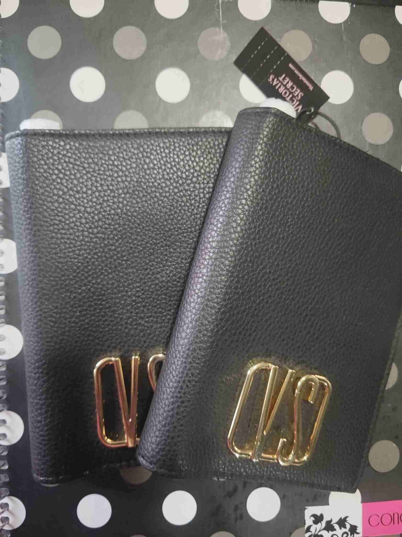 Portadocumentos negro para pasaporte nuevo VS - miniatura 3