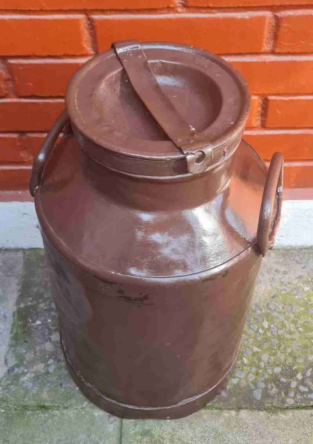 Antiguo tarro lechero metálico - miniatura 2