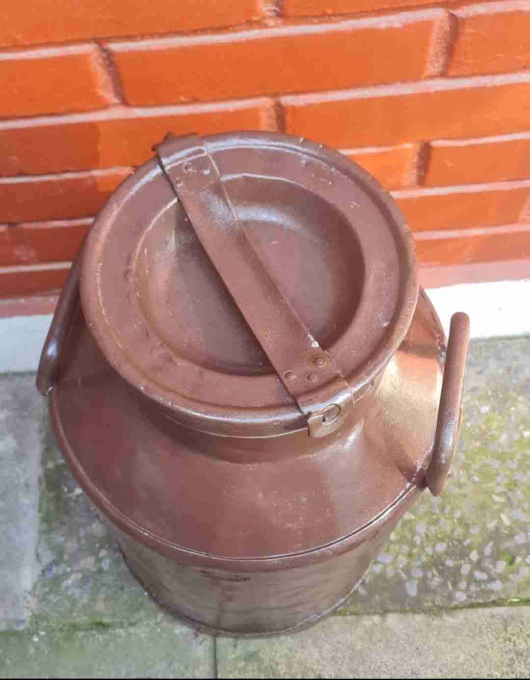 Antiguo tarro lechero metálico - miniatura 3