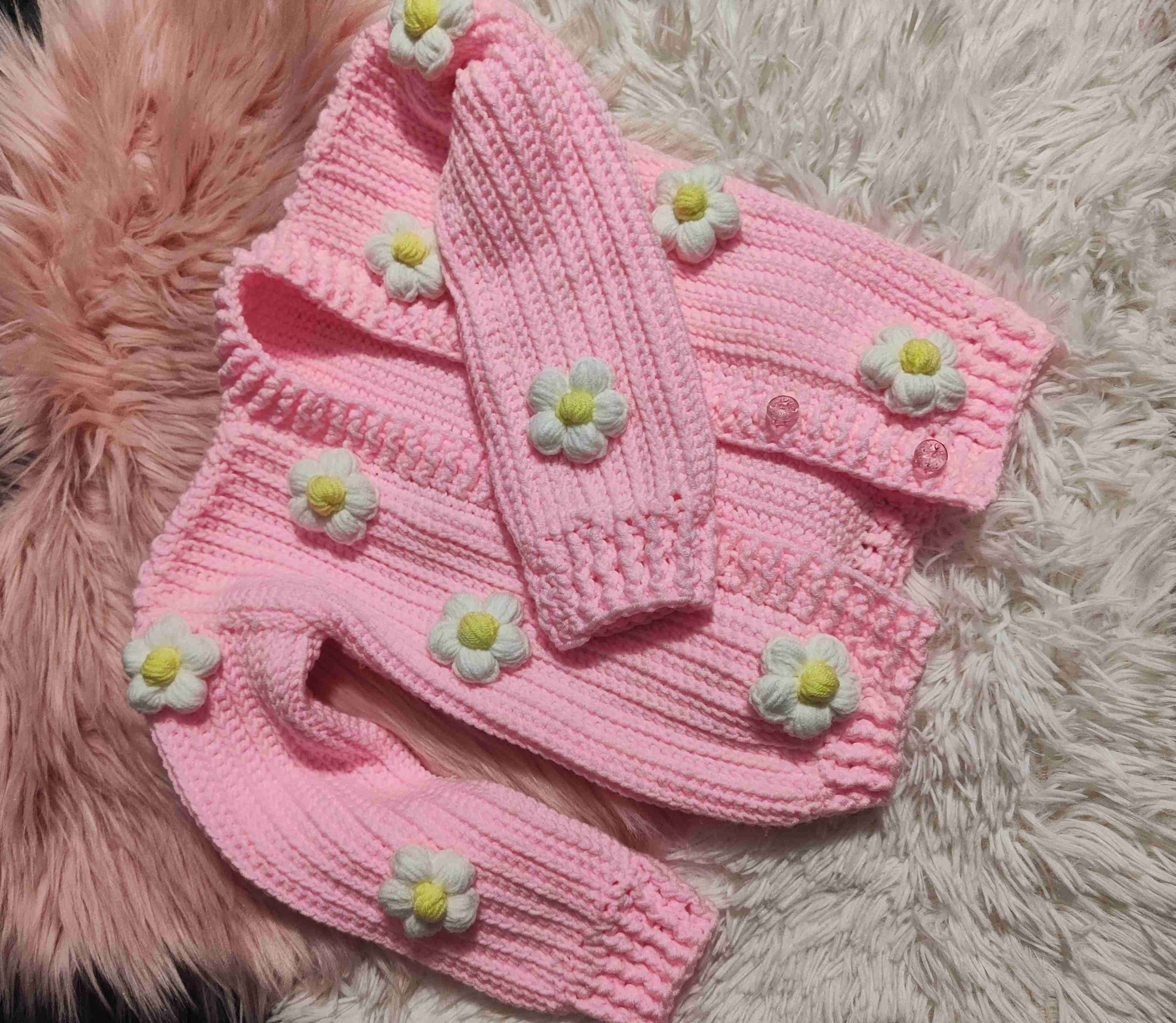 Chaleco rosado de lana con flores - miniatura 2