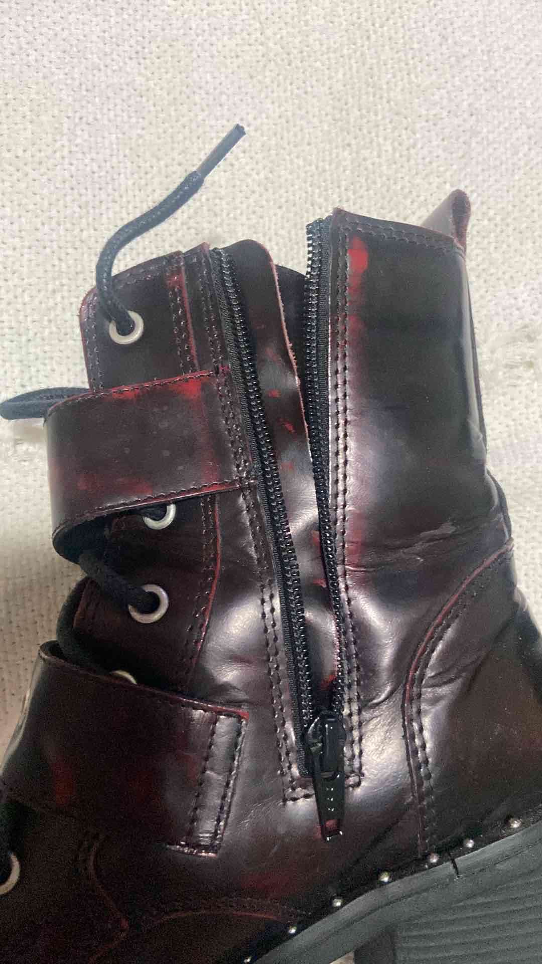 Botines de cuero oscuros con hebillas - miniatura 2