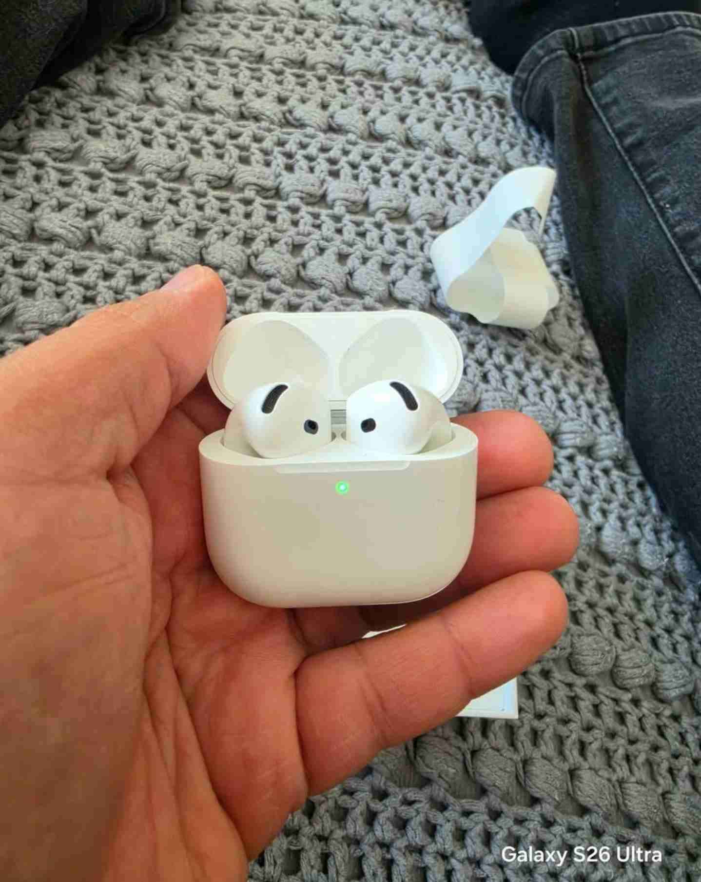 Airpods 4 originales - miniatura 3